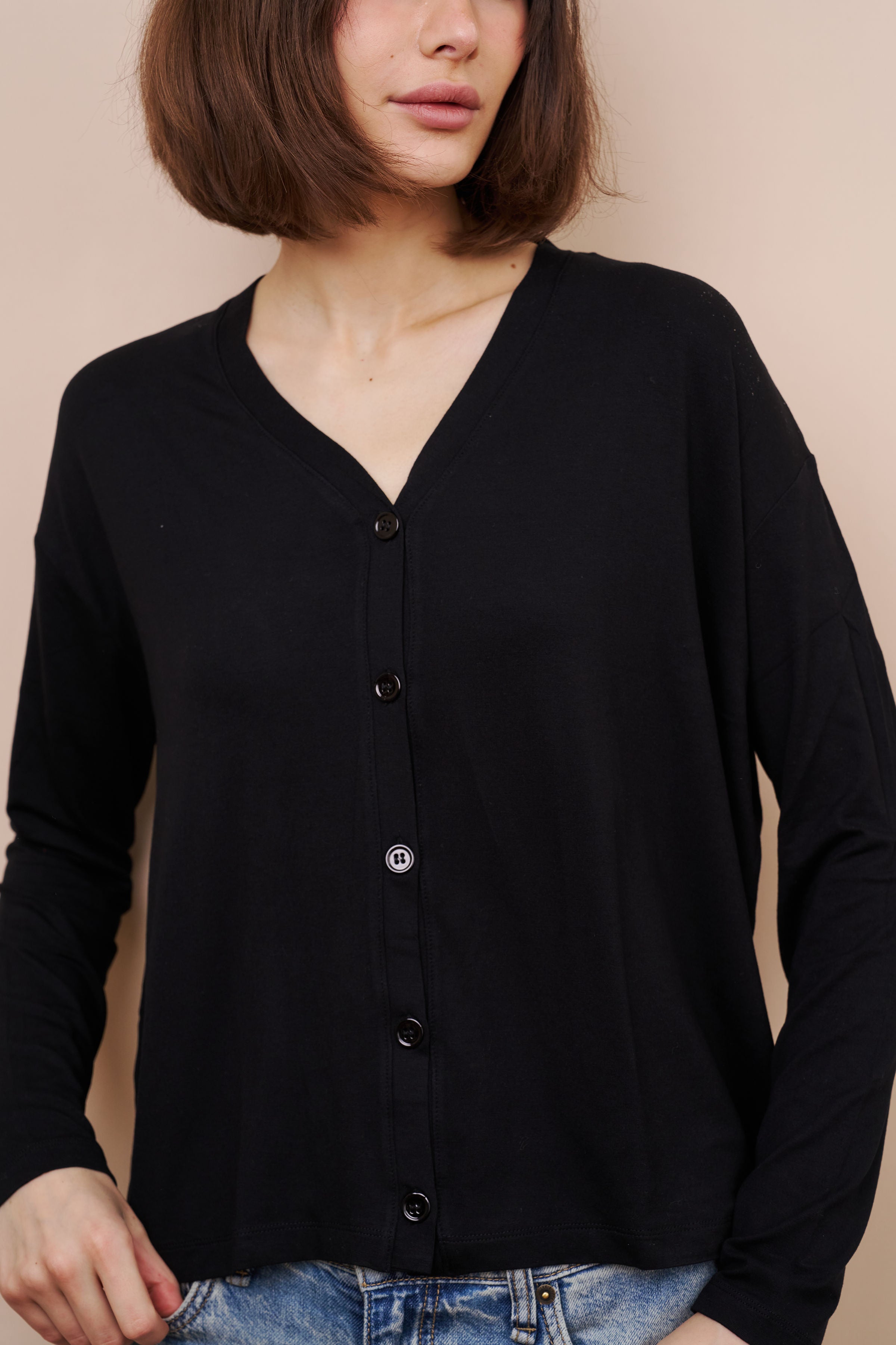 Majestic Soft Touch V-Neck Cardigan in Noir