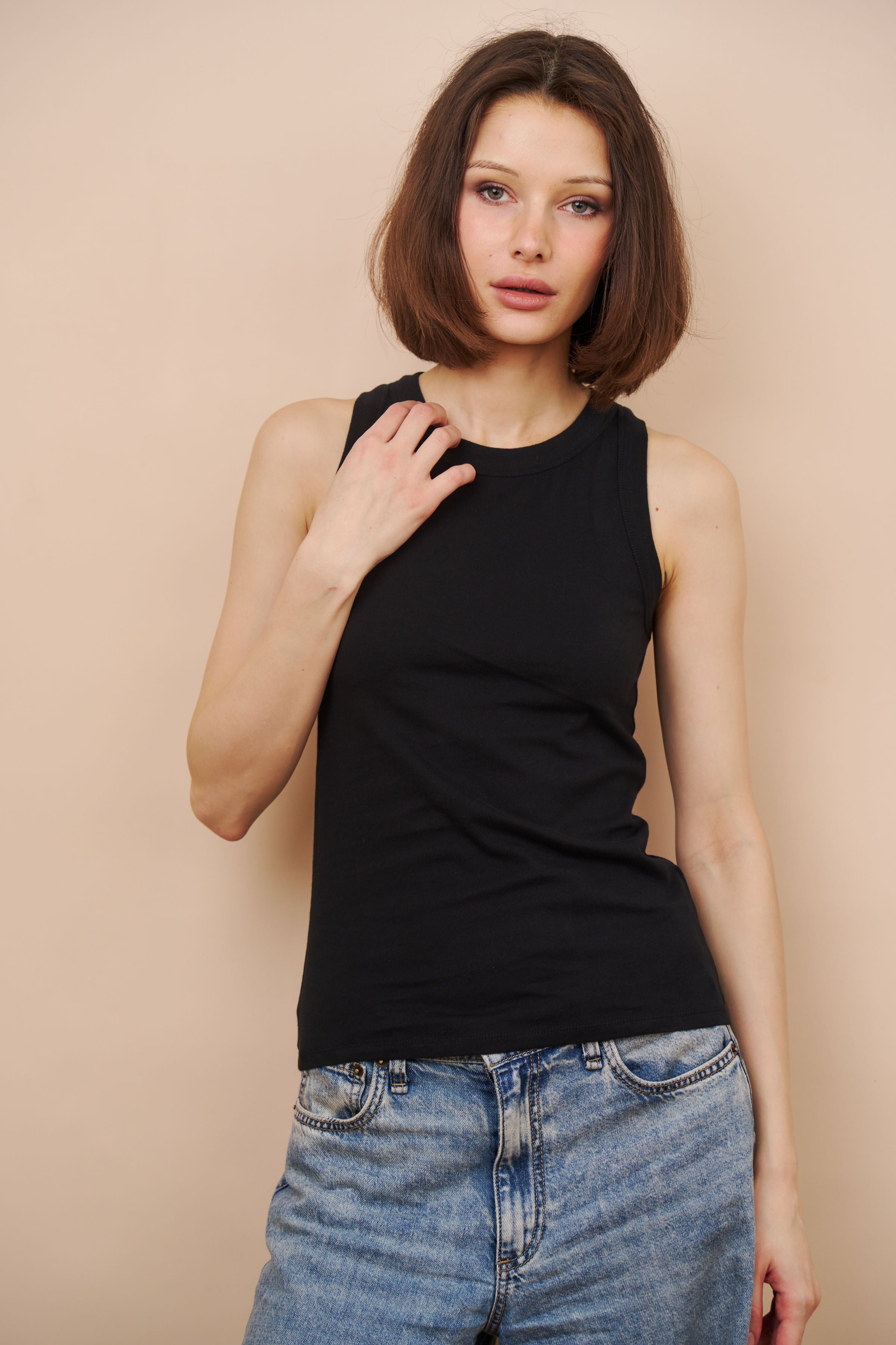 Majestic Deluxe Cotton Crewneck Tank in Noir