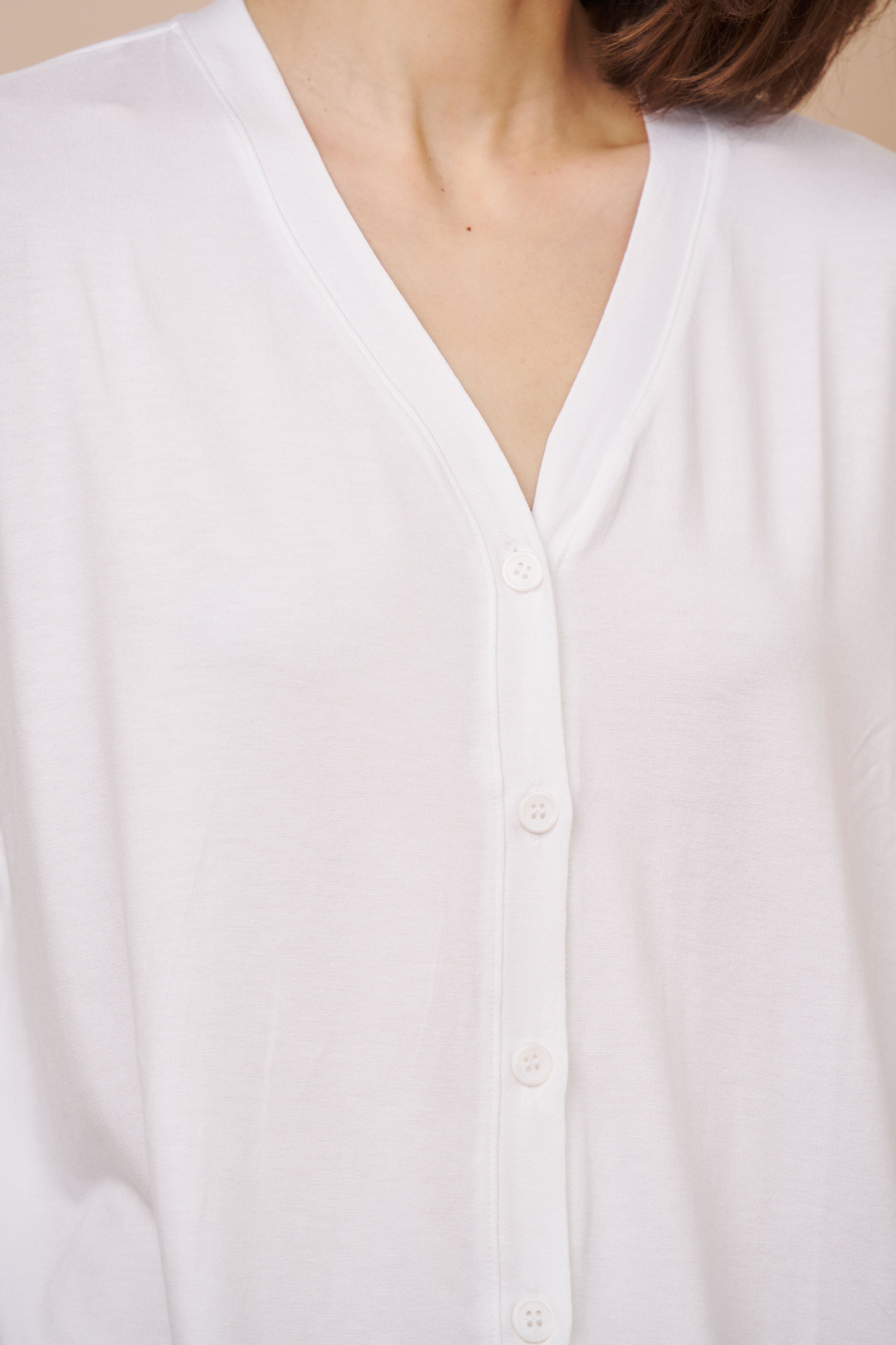 Majestic Soft Touch V-Neck Cardigan in Blanc