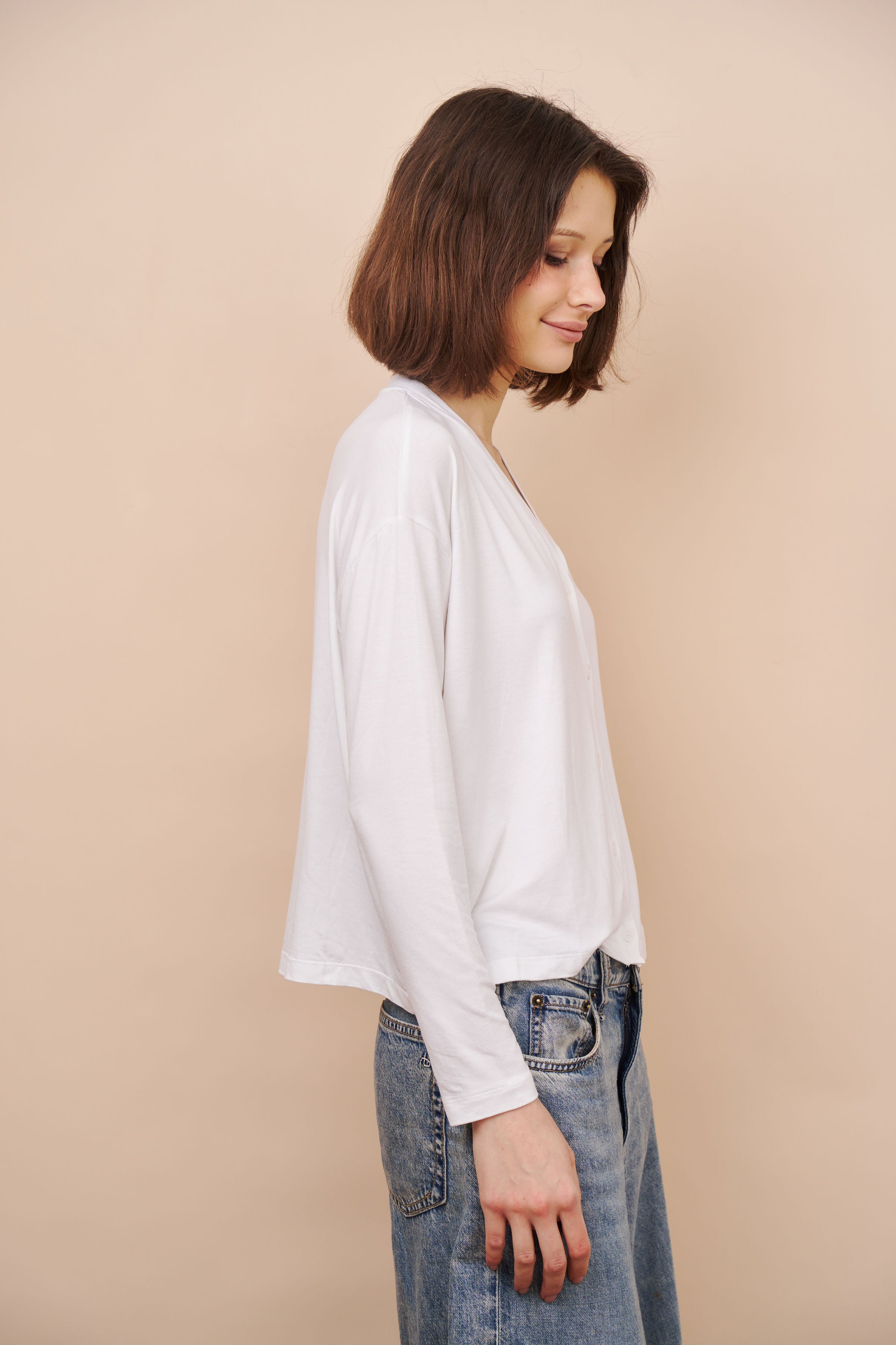 Majestic Soft Touch V-Neck Cardigan in Blanc