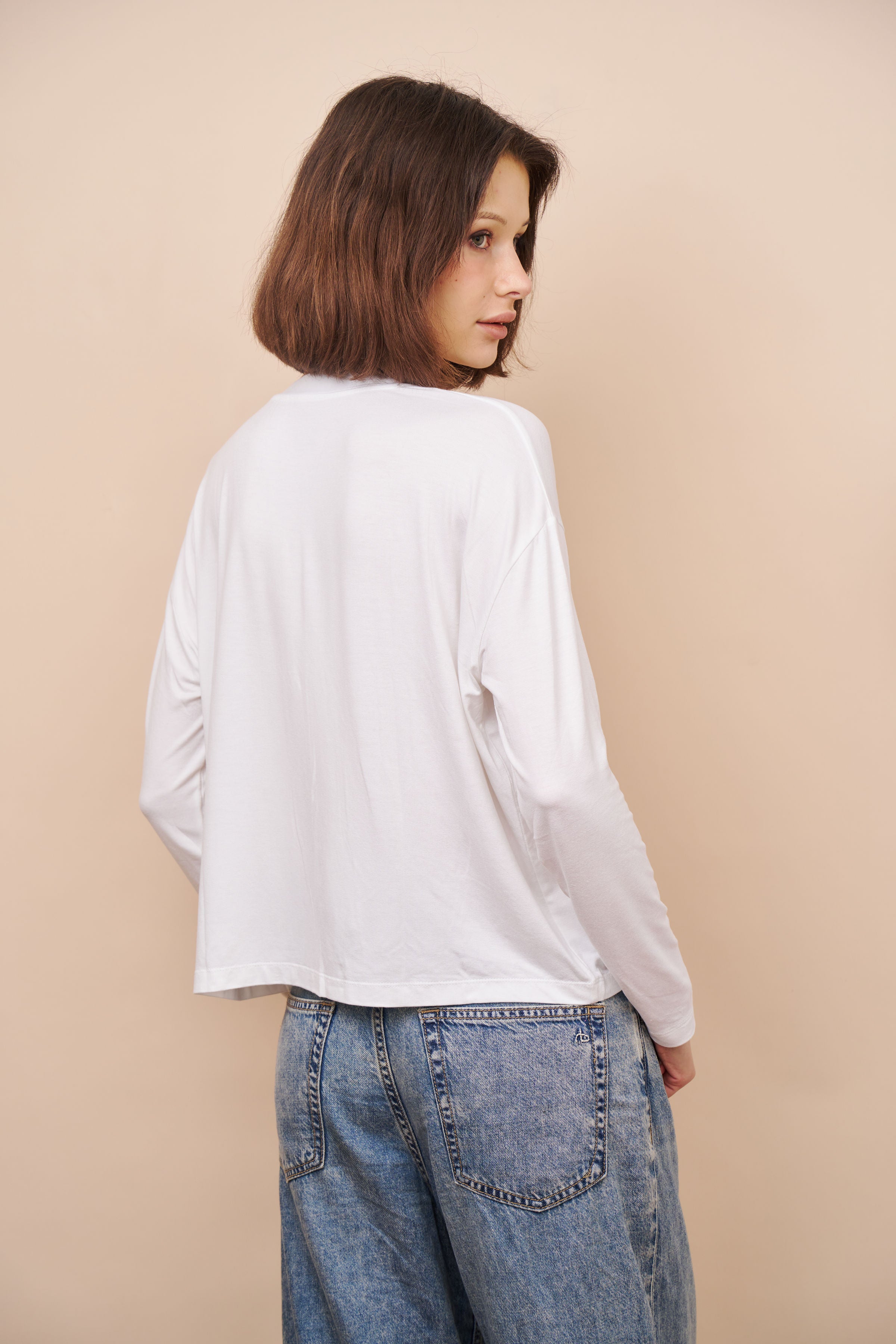 Majestic Soft Touch V-Neck Cardigan in Blanc