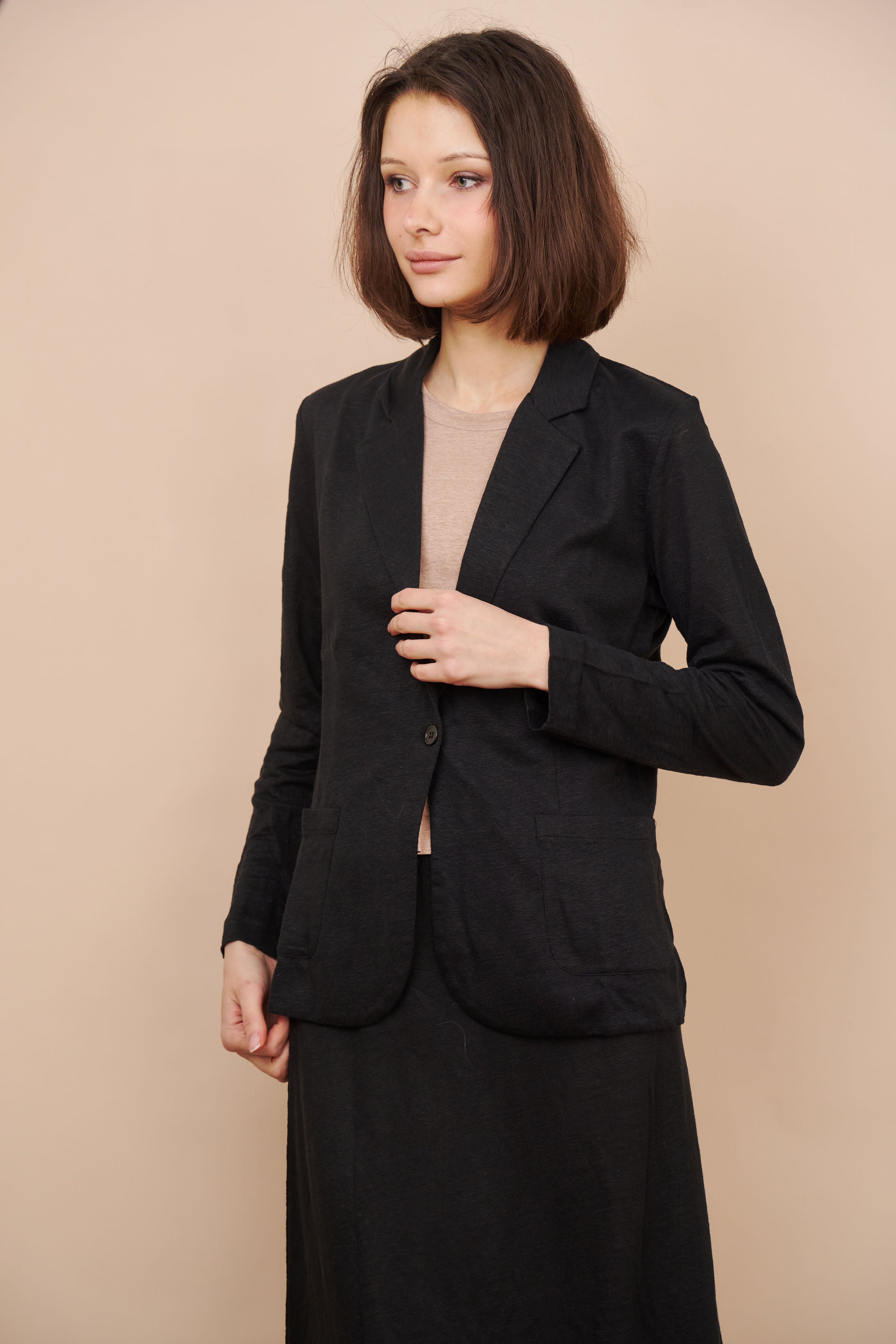 Majestic Linen One Button Blazer in Noir