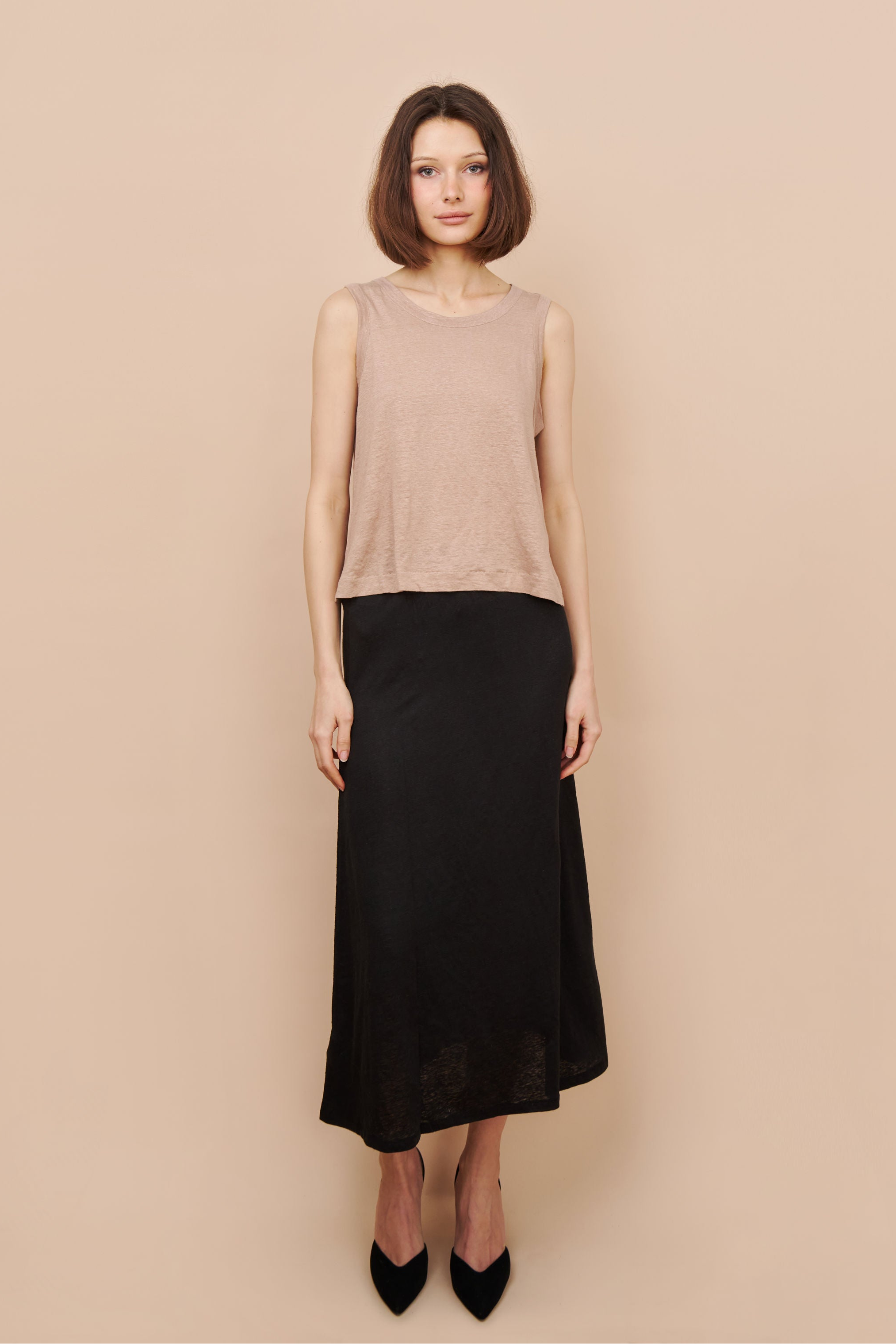Stretch Linen Pull On Maxi Skirt in Noir