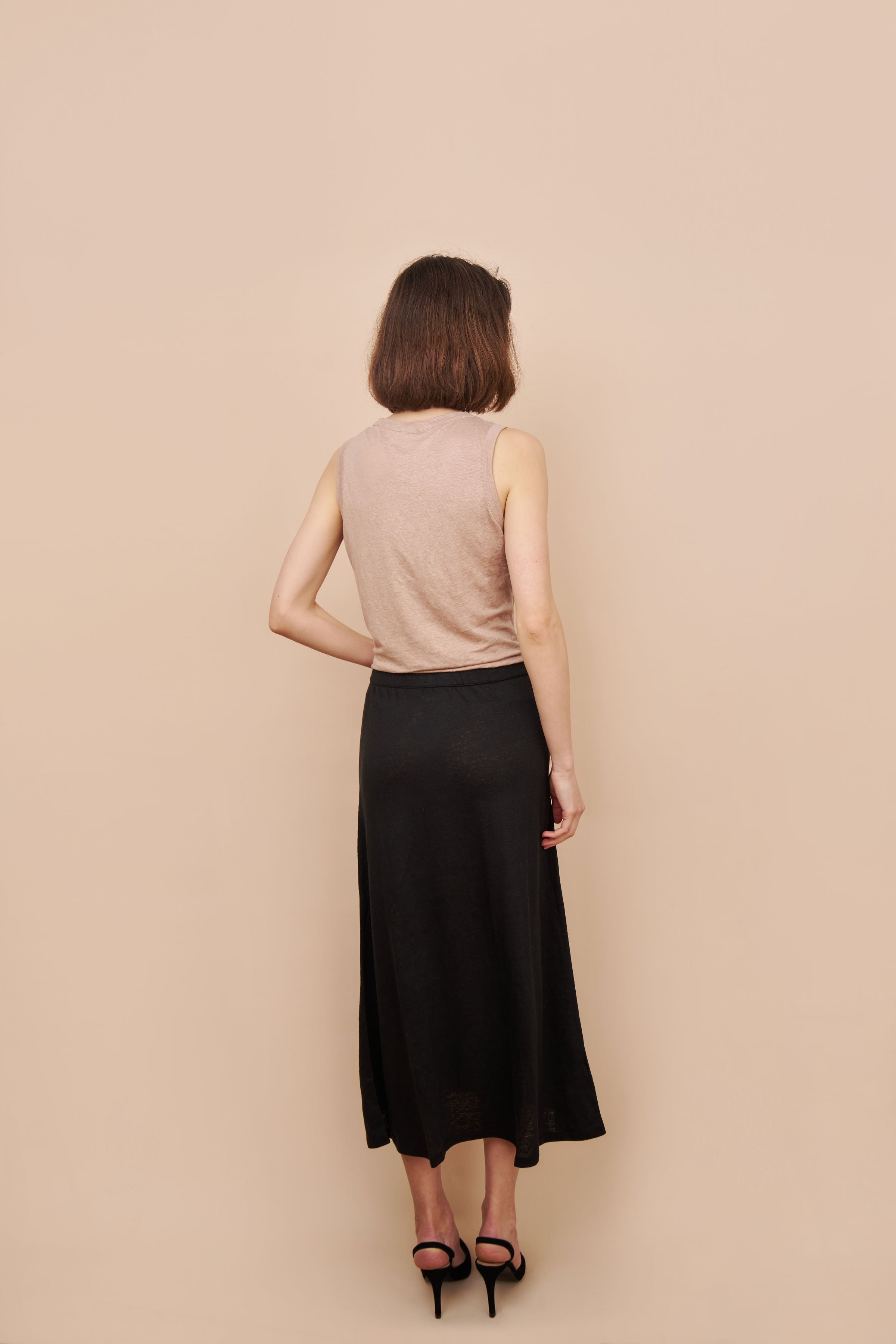 Stretch Linen Pull On Maxi Skirt in Noir