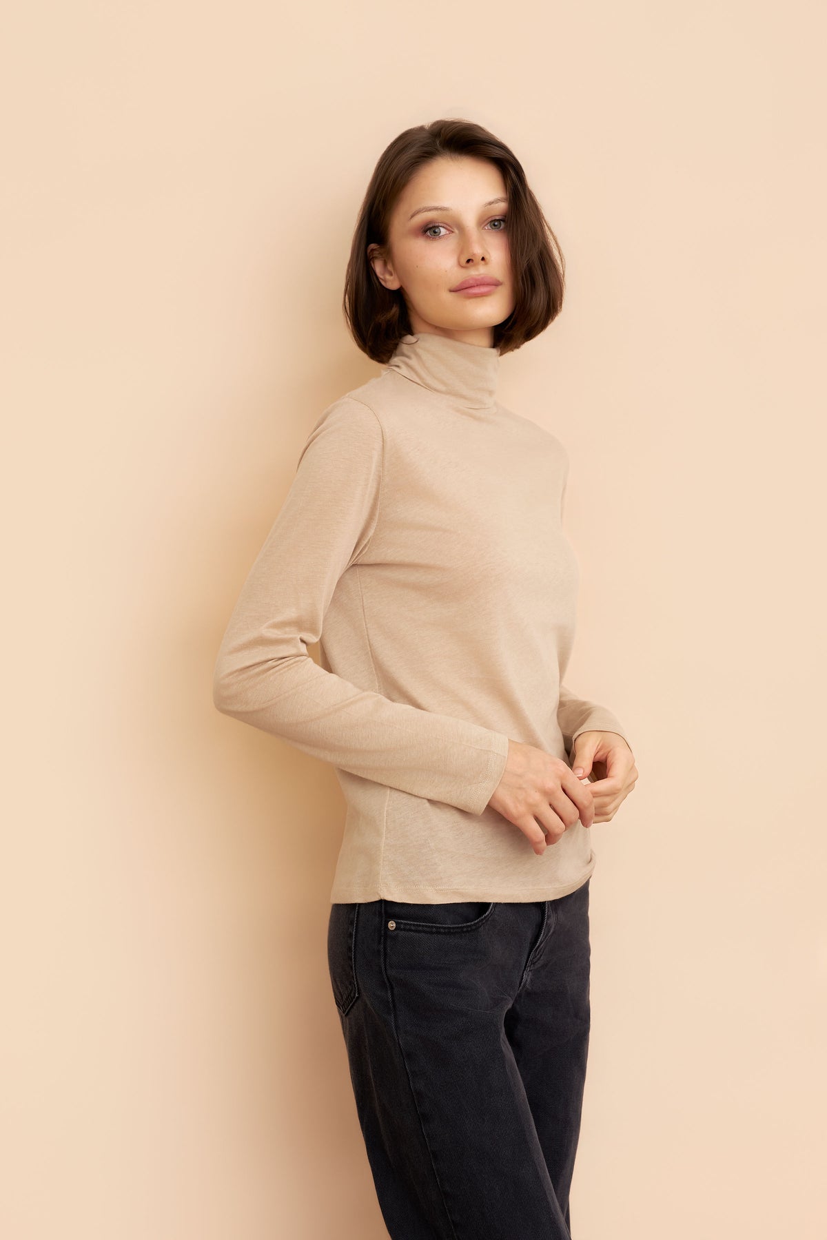 Majestic Long Sleeve Cotton/Cashmere Turtleneck in Powder Blush