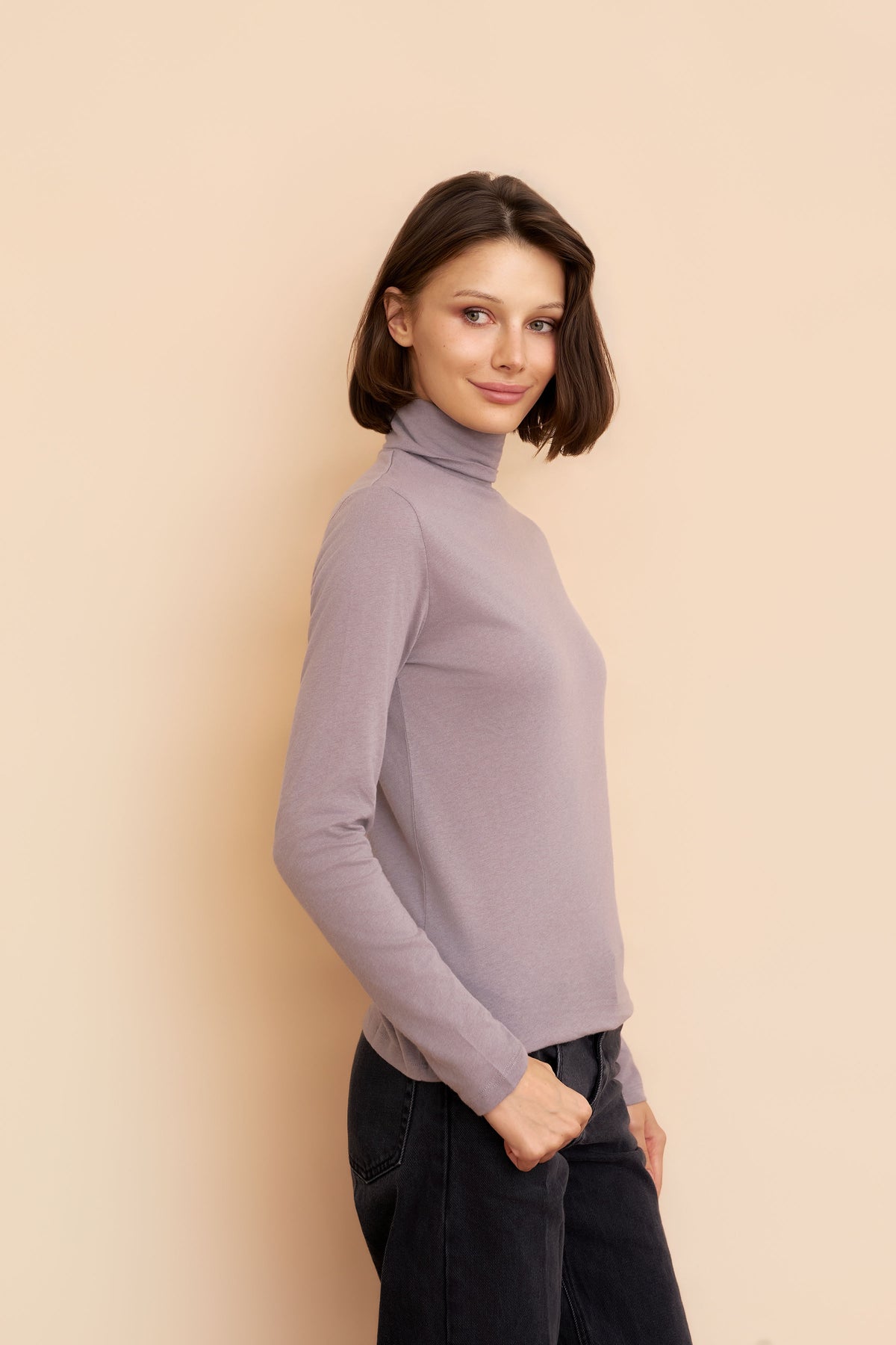 Majestic Long Sleeve Cotton/Cashmere Turtleneck in Steel