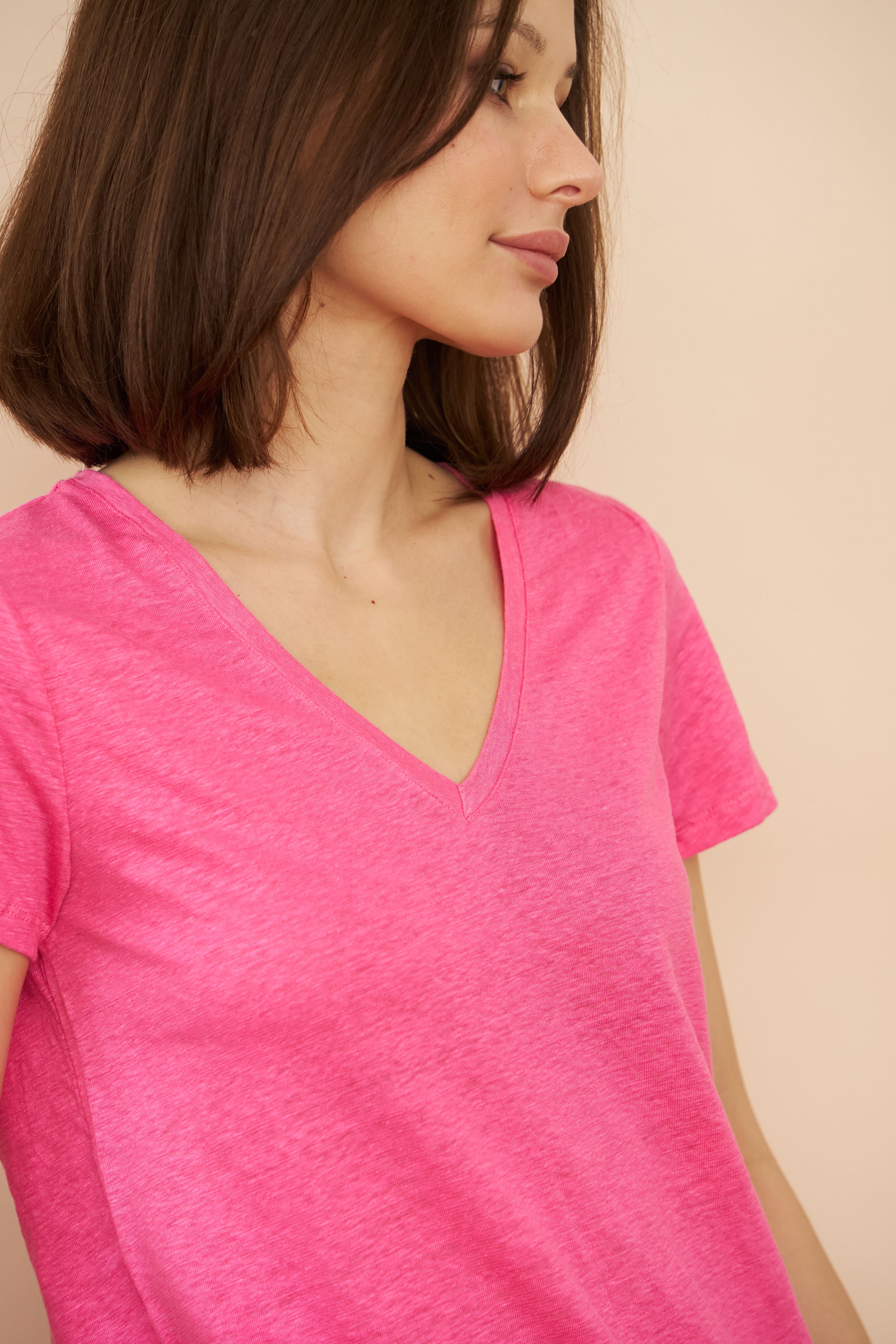 Majestic Short Sleeve Stretch Linen V-Neck in Candy Pink