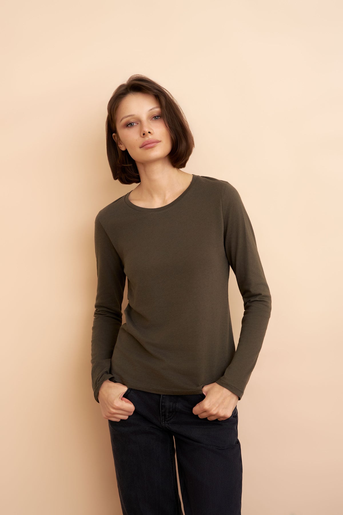 Majestic Long Sleeve Cotton/Cashmere Crewneck Tee in Volcanic Rock