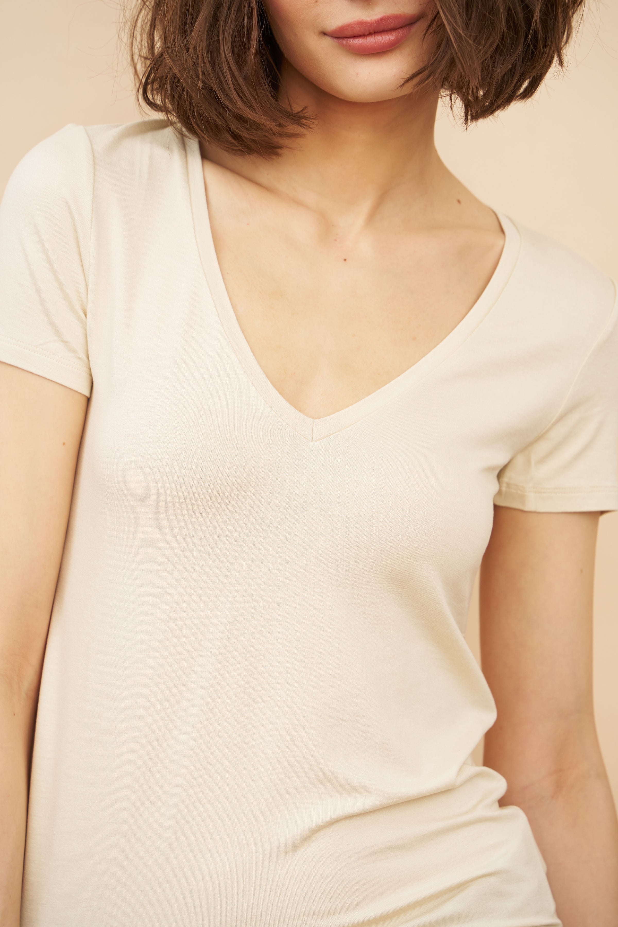Majestic Short Sleeve V-Neck Tee in Grege