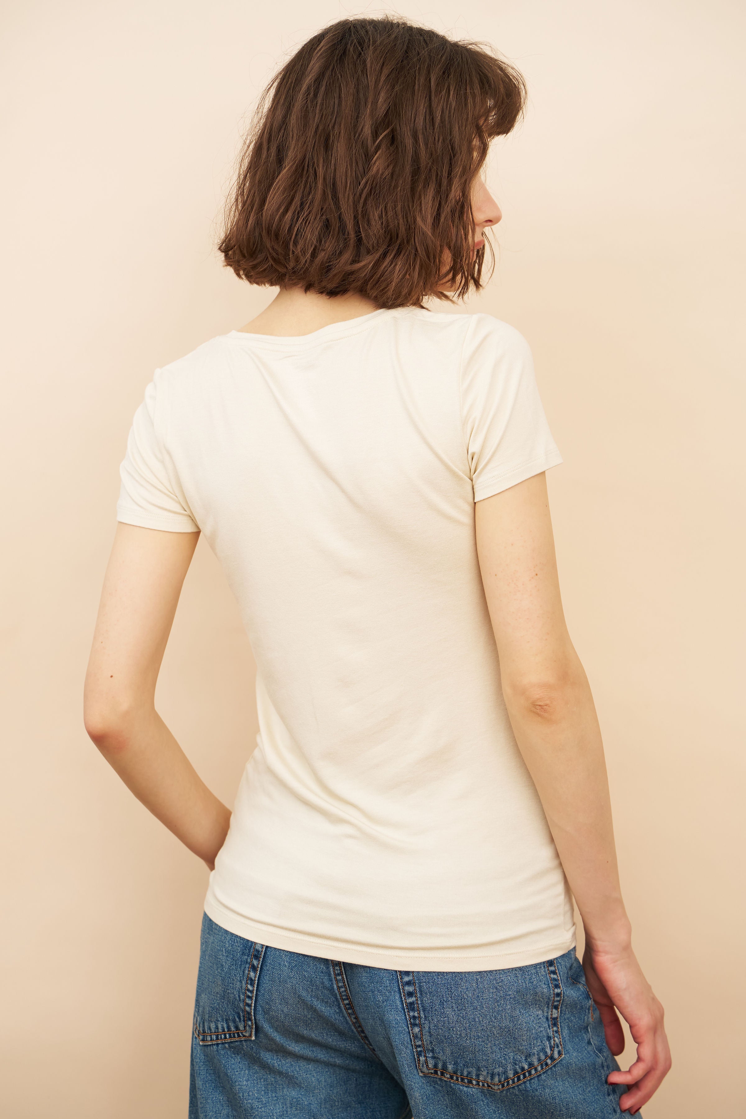 Majestic Short Sleeve V-Neck Tee in Grege