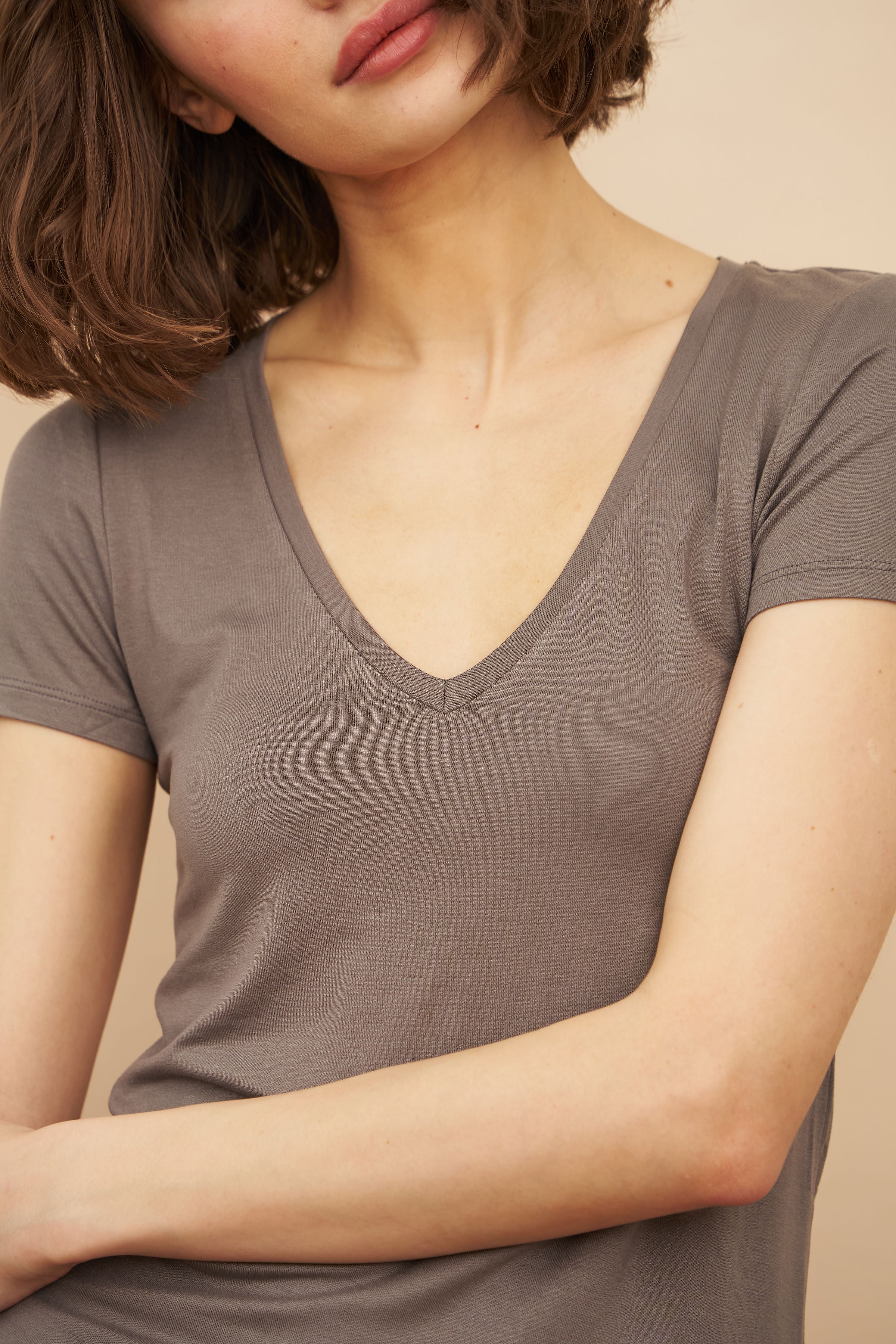 Majestic Short Sleeve V-Neck Tee in Orage