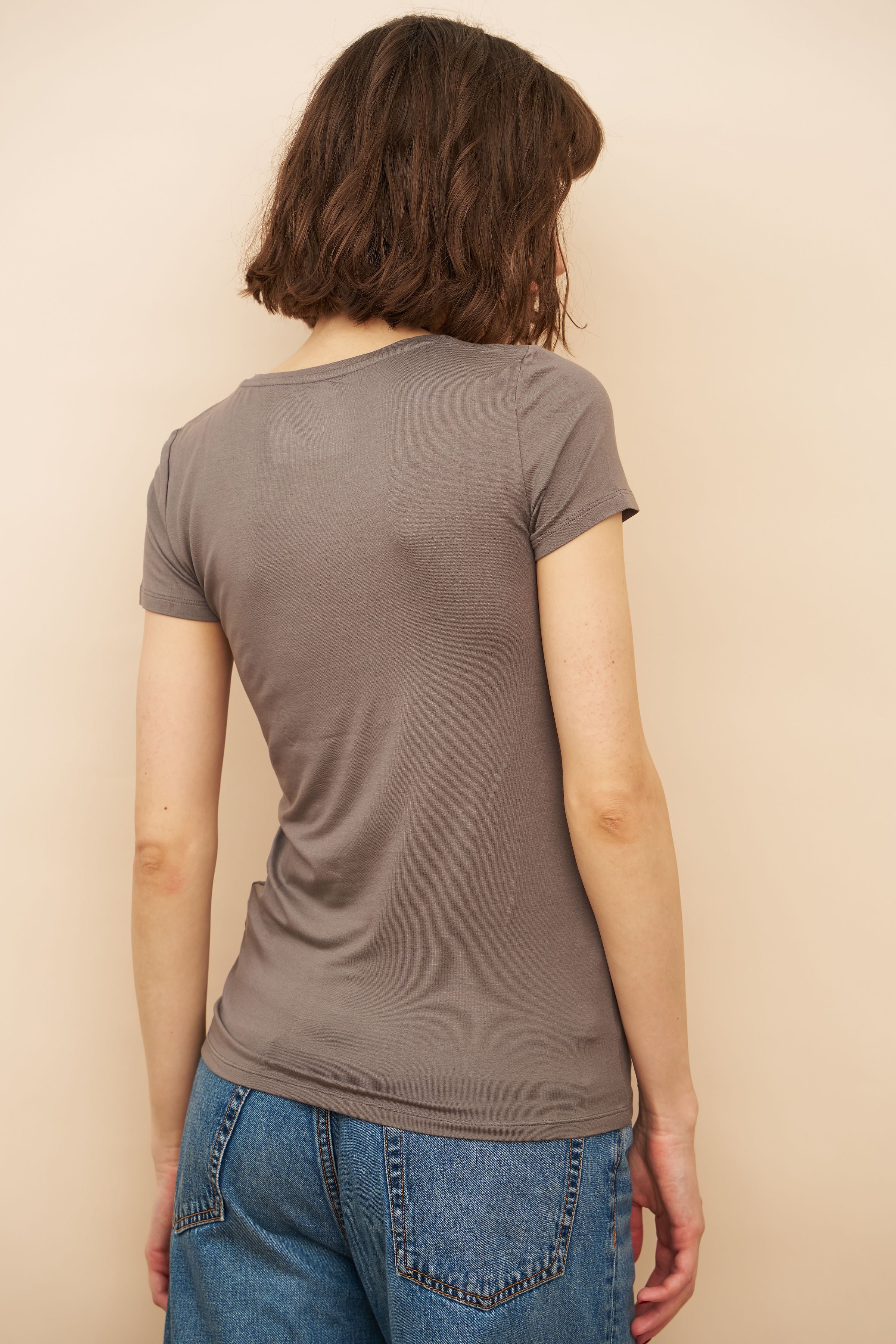 Majestic Short Sleeve V-Neck Tee in Orage