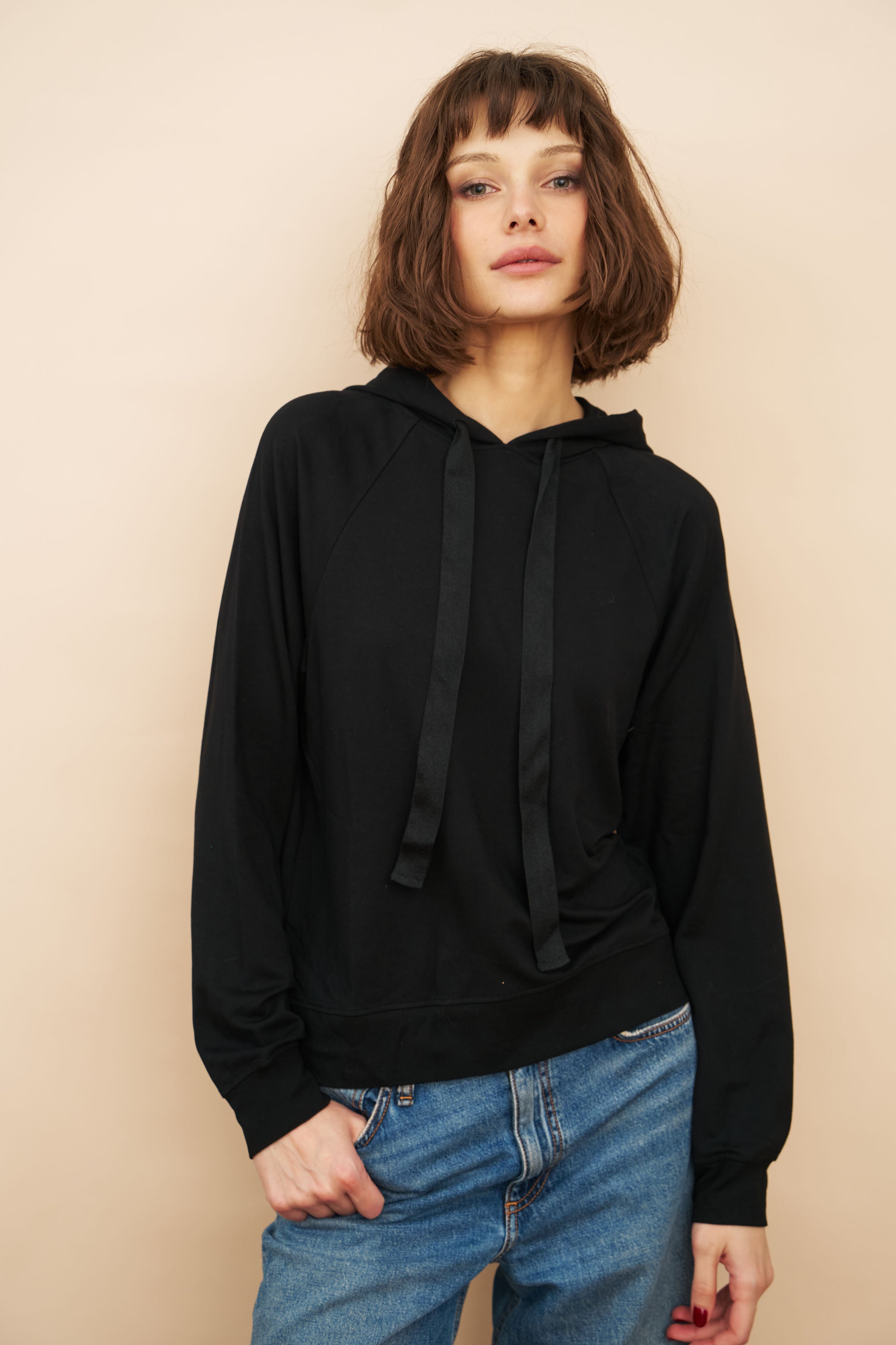 French Terry Long Sleeve Hoodie in Noir