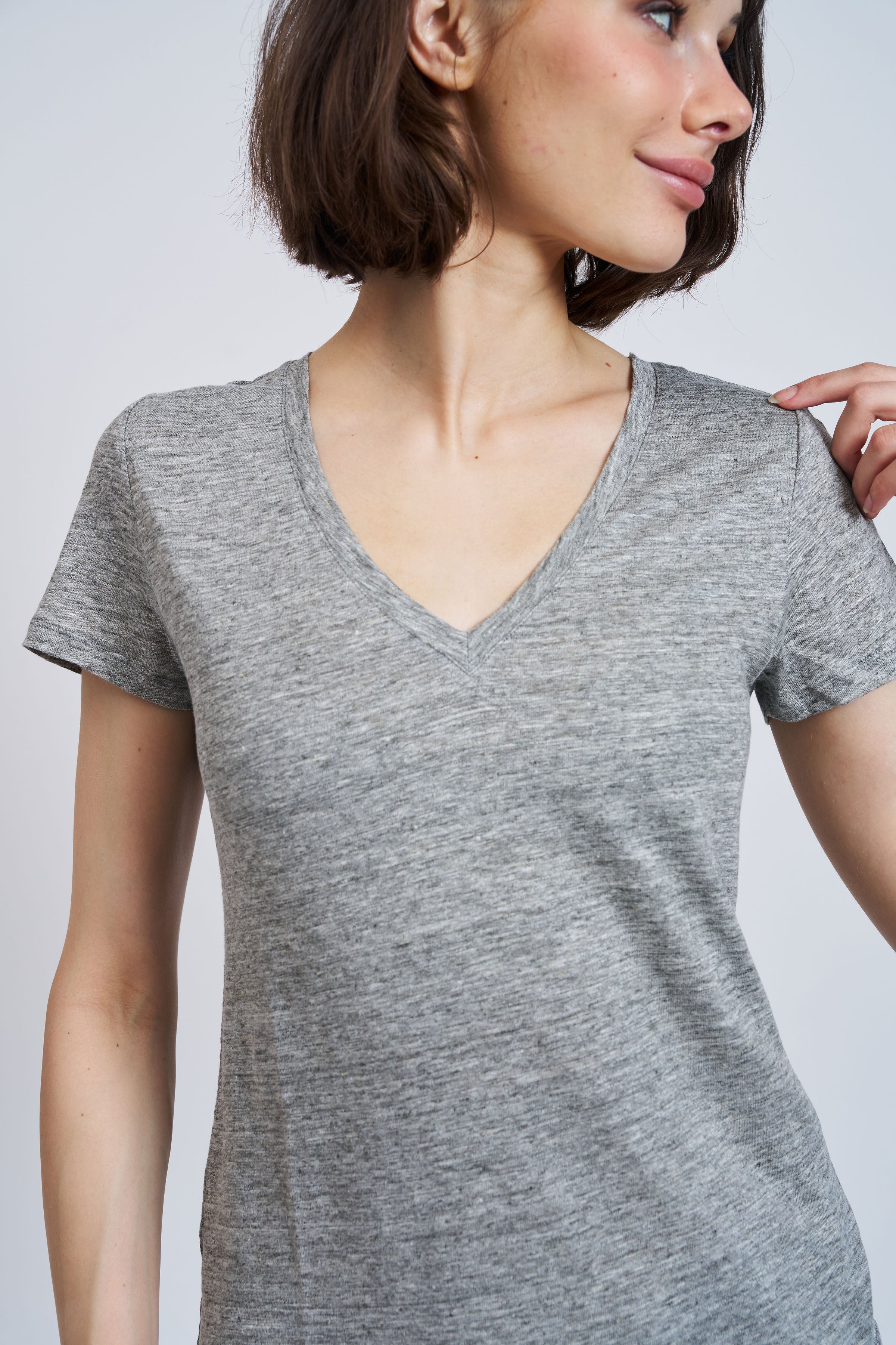 Majestic Short Sleeve Stretch Linen V-Neck in Granite