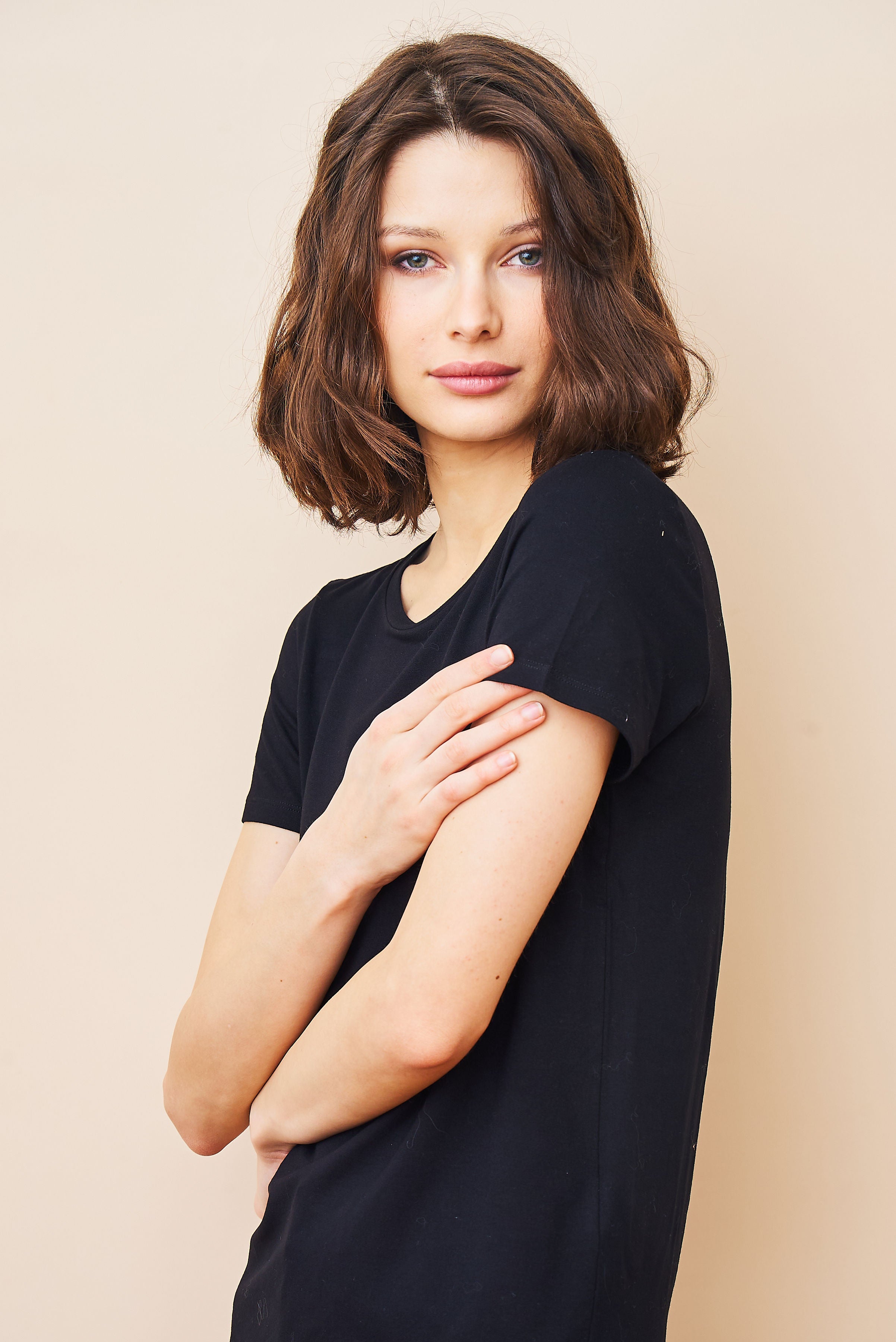 Soft Touch Short Sleeve Semi Relaxed Crewneck in Noir