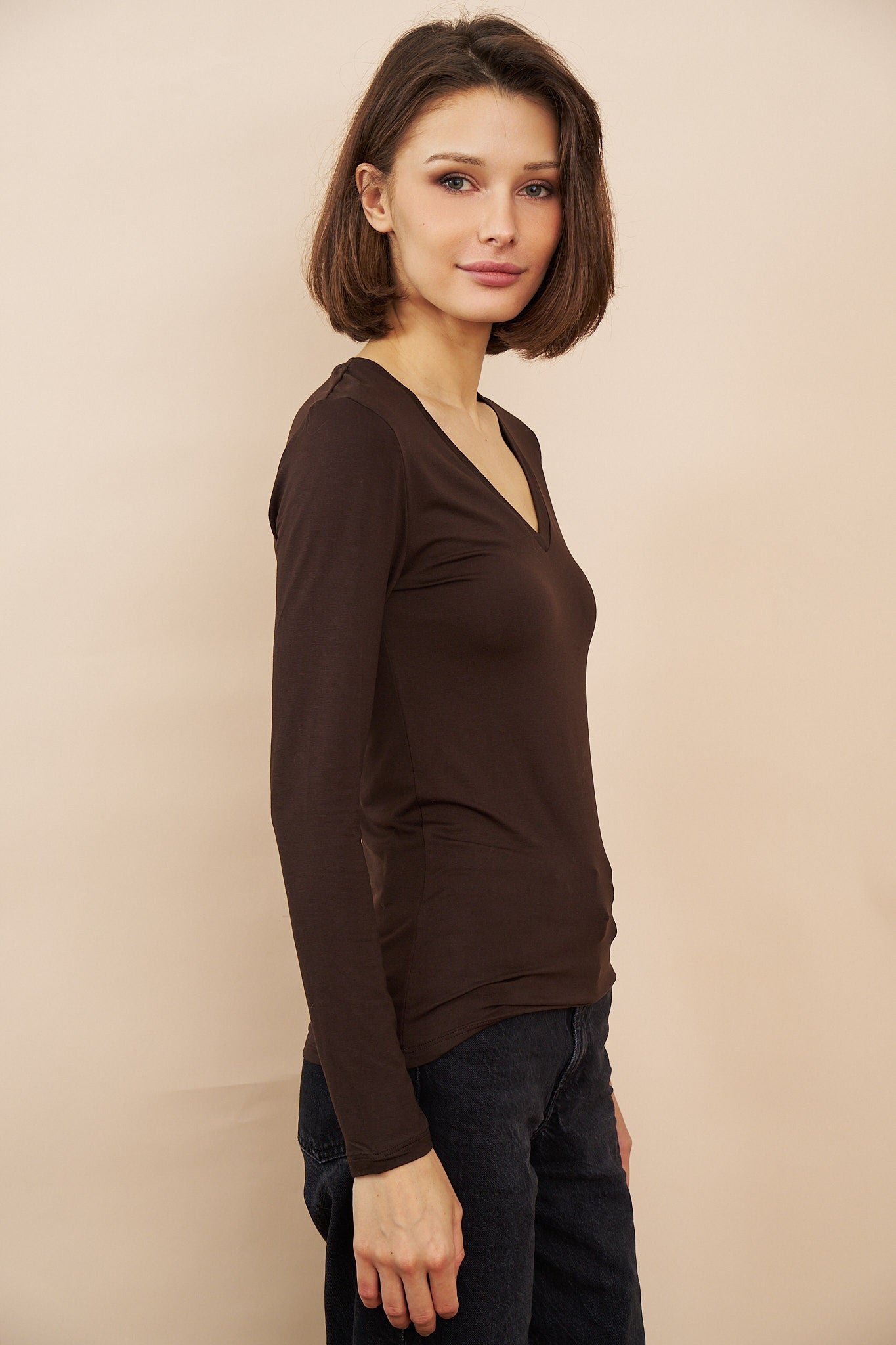 Majestic Long Sleeve Viscose V-Neck Tee in Coffee