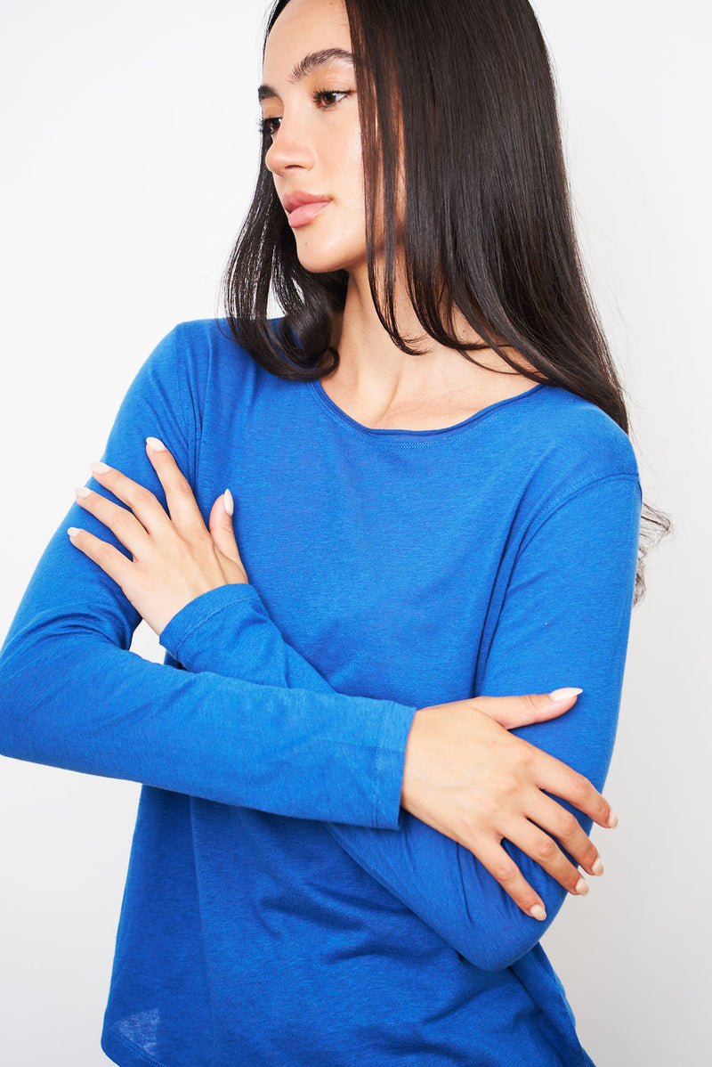 Majestic Cotton/Cashmere Relaxed Long Sleeve Crewneck in Royal Blue