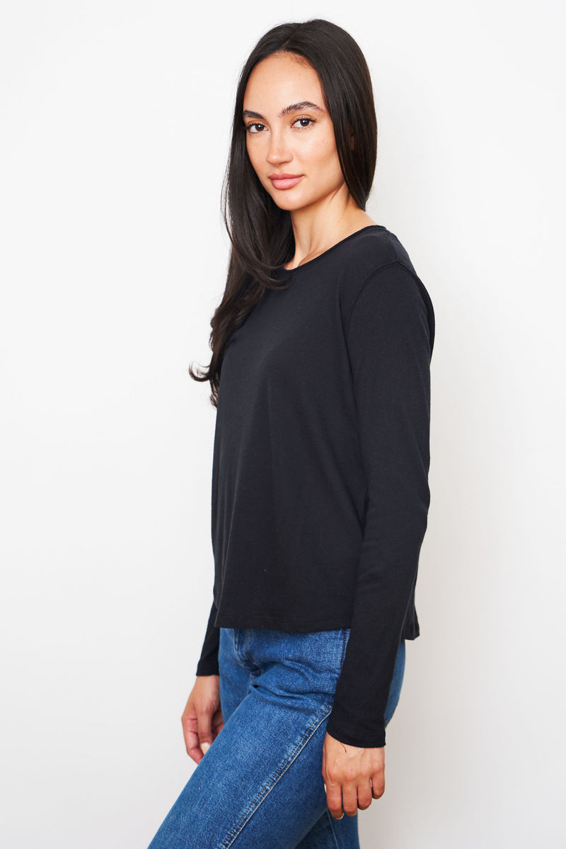 Majestic Cotton/Cashmere Relaxed Long Sleeve Crewneck in Noir