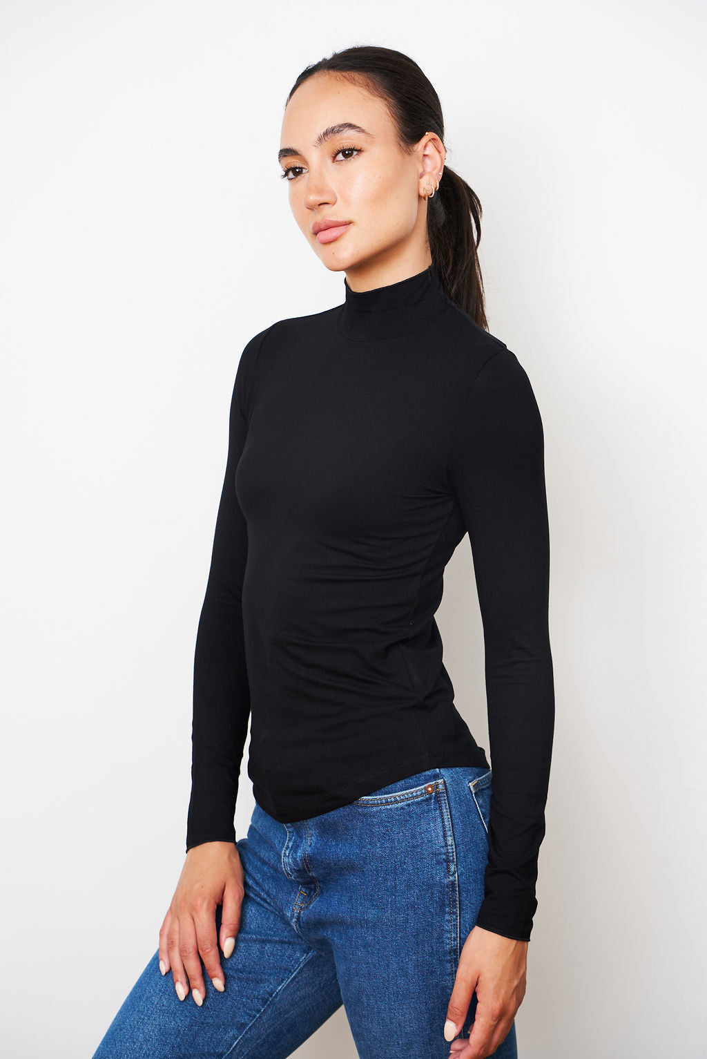 Soft Touch Long Sleeve Mock Neck Turtleneck in Noir