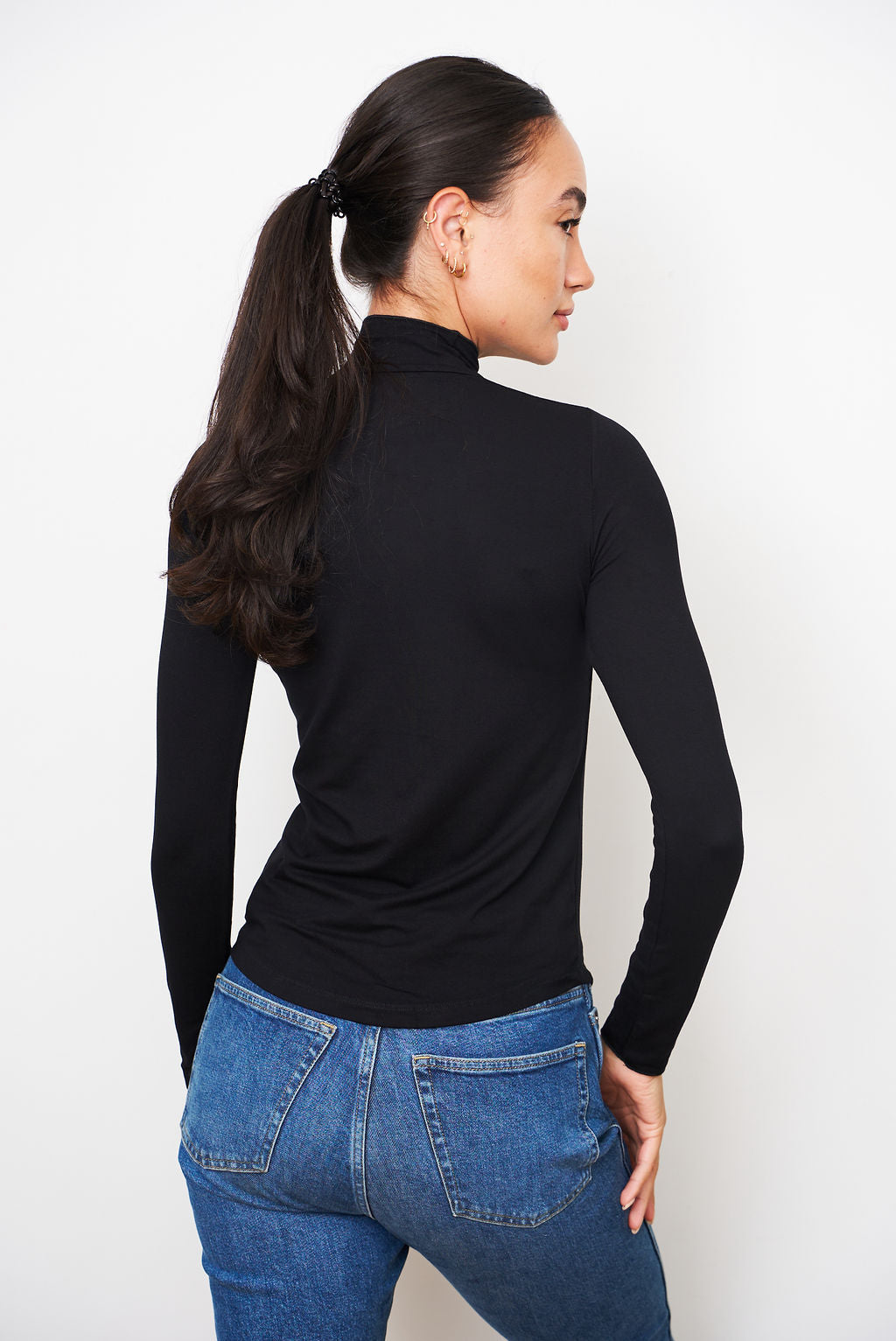 Soft Touch Long Sleeve Mock Neck Turtleneck in Noir