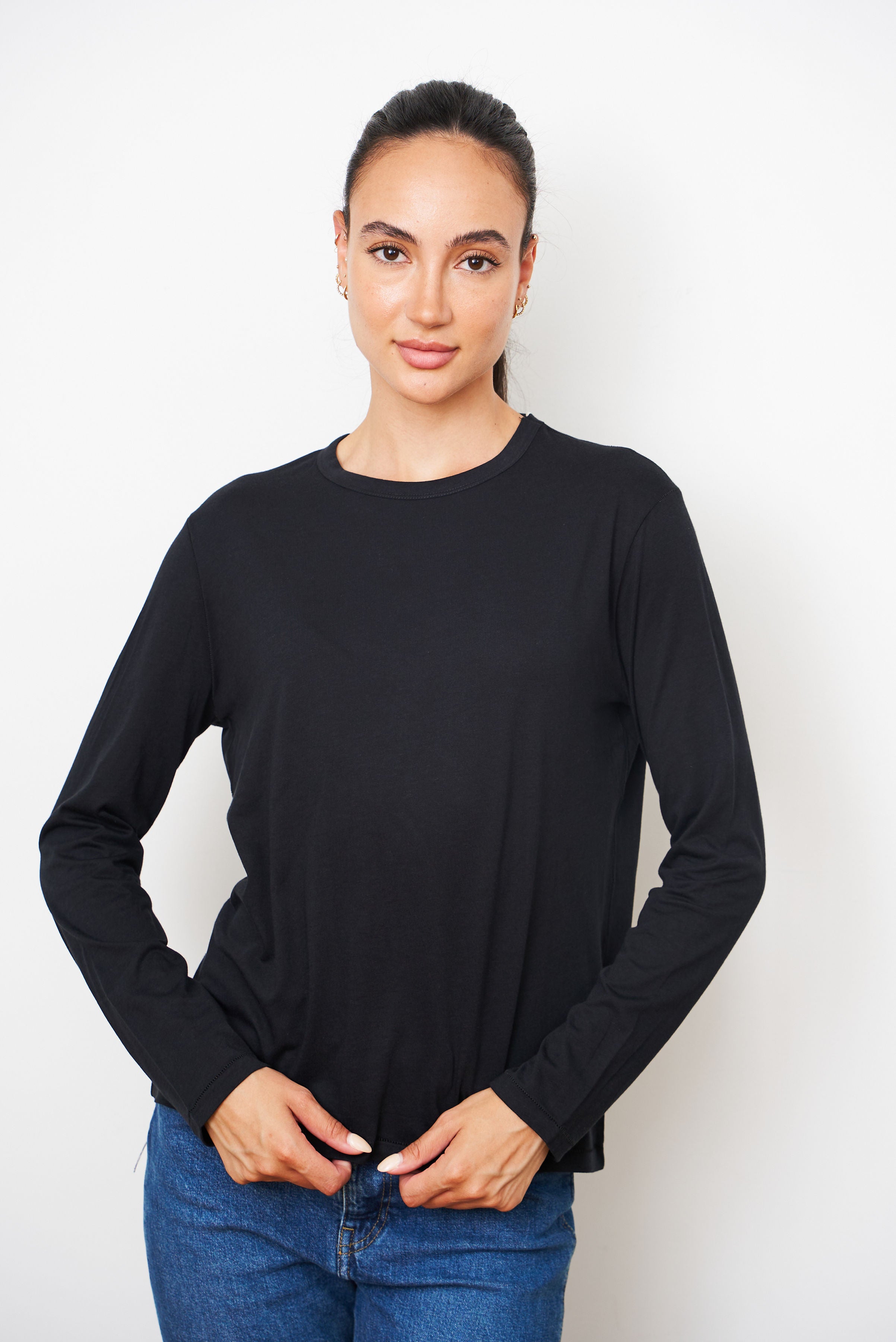 Lyocell Cotton Long Sleeve Semi Relaxed Crewneck in Noir