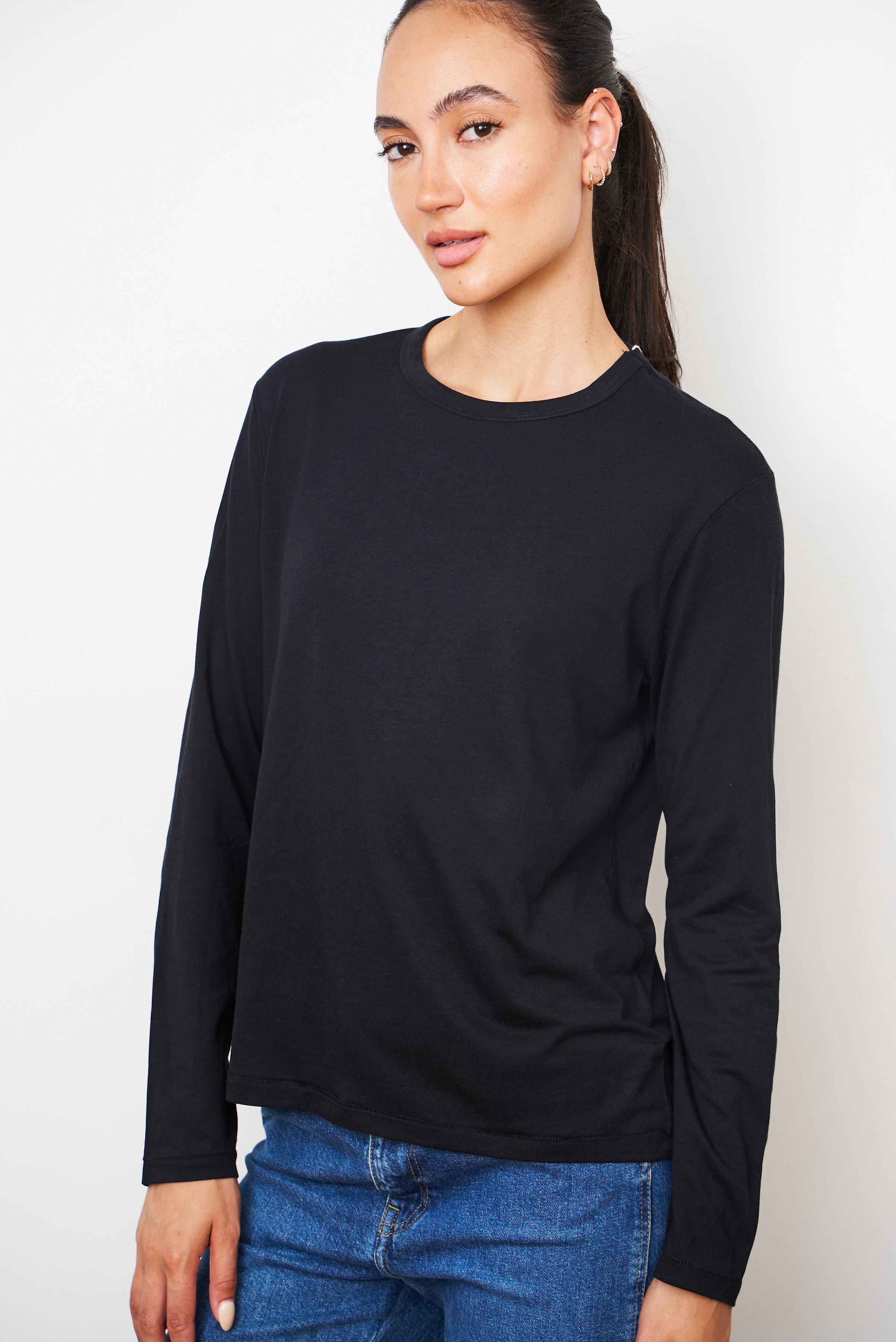 Lyocell Cotton Long Sleeve Semi Relaxed Crewneck in Noir