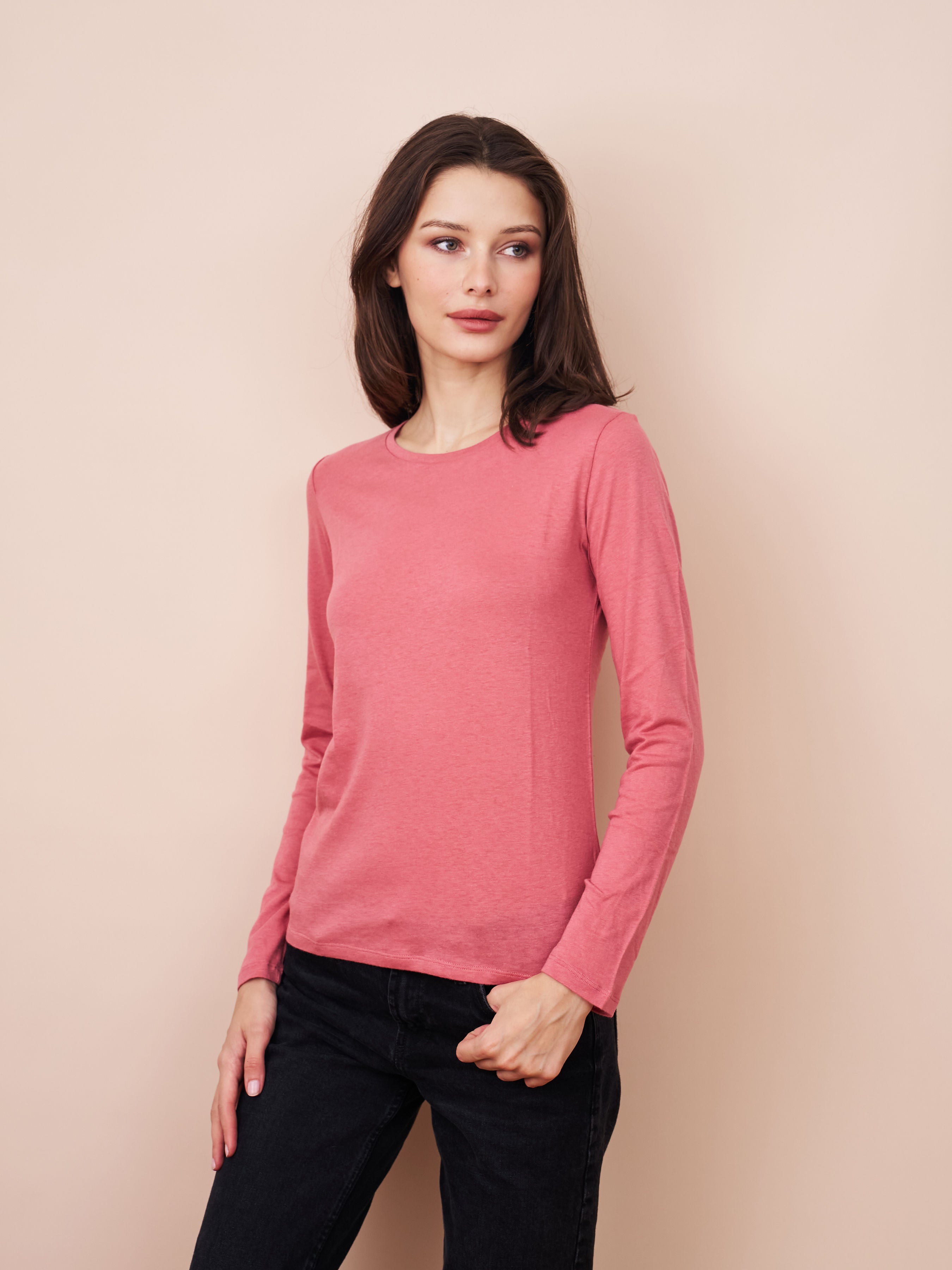 Majestic Long Sleeve Cotton/Cashmere Crewneck Tee in Bois De Rose