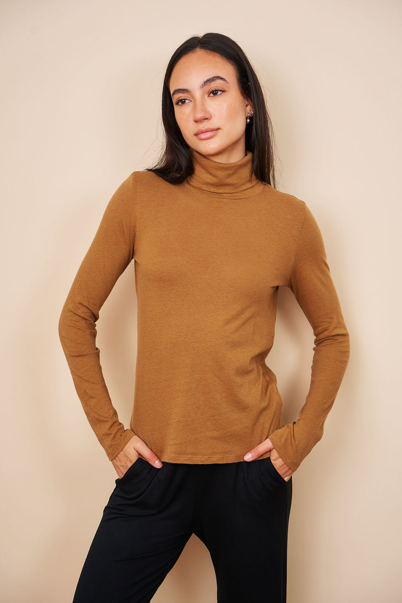 Majestic Cotton/Cashmere Long Sleeve Turtleneck in Camel