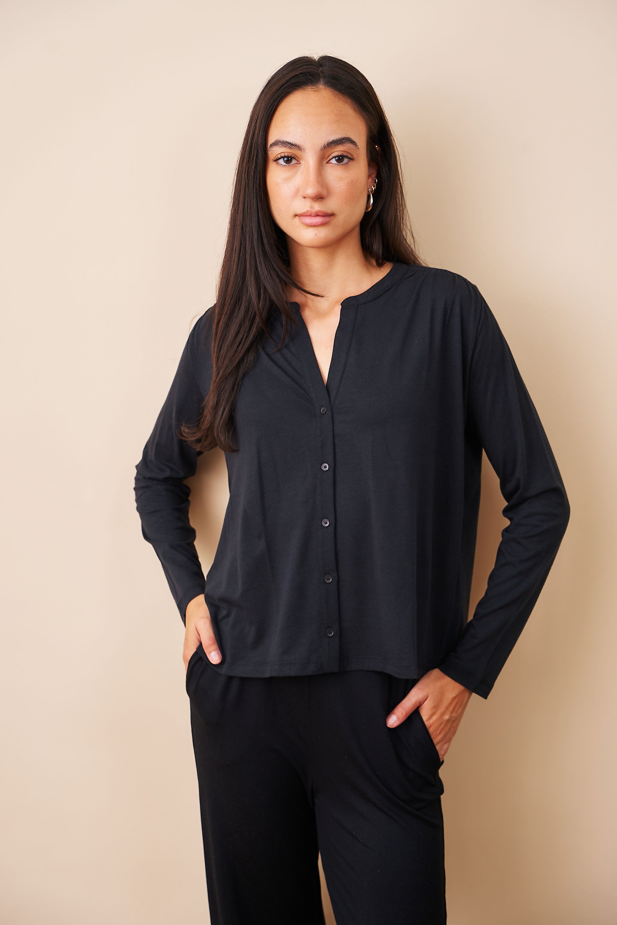 Majestic Lyocell Cotton Henley in Noir