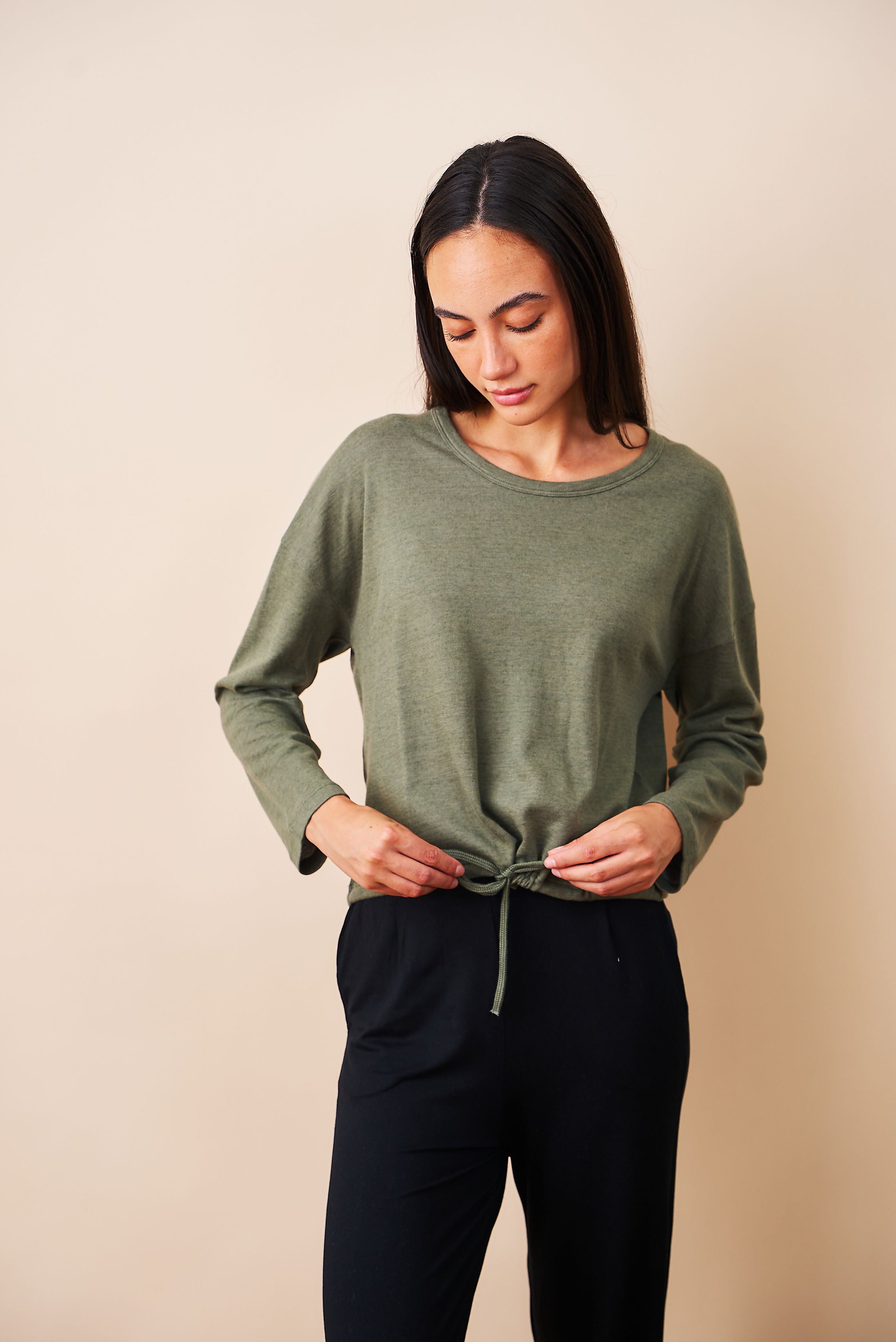 Majestic Cotton/Cashmere Drawstring Crewneck in Mousse