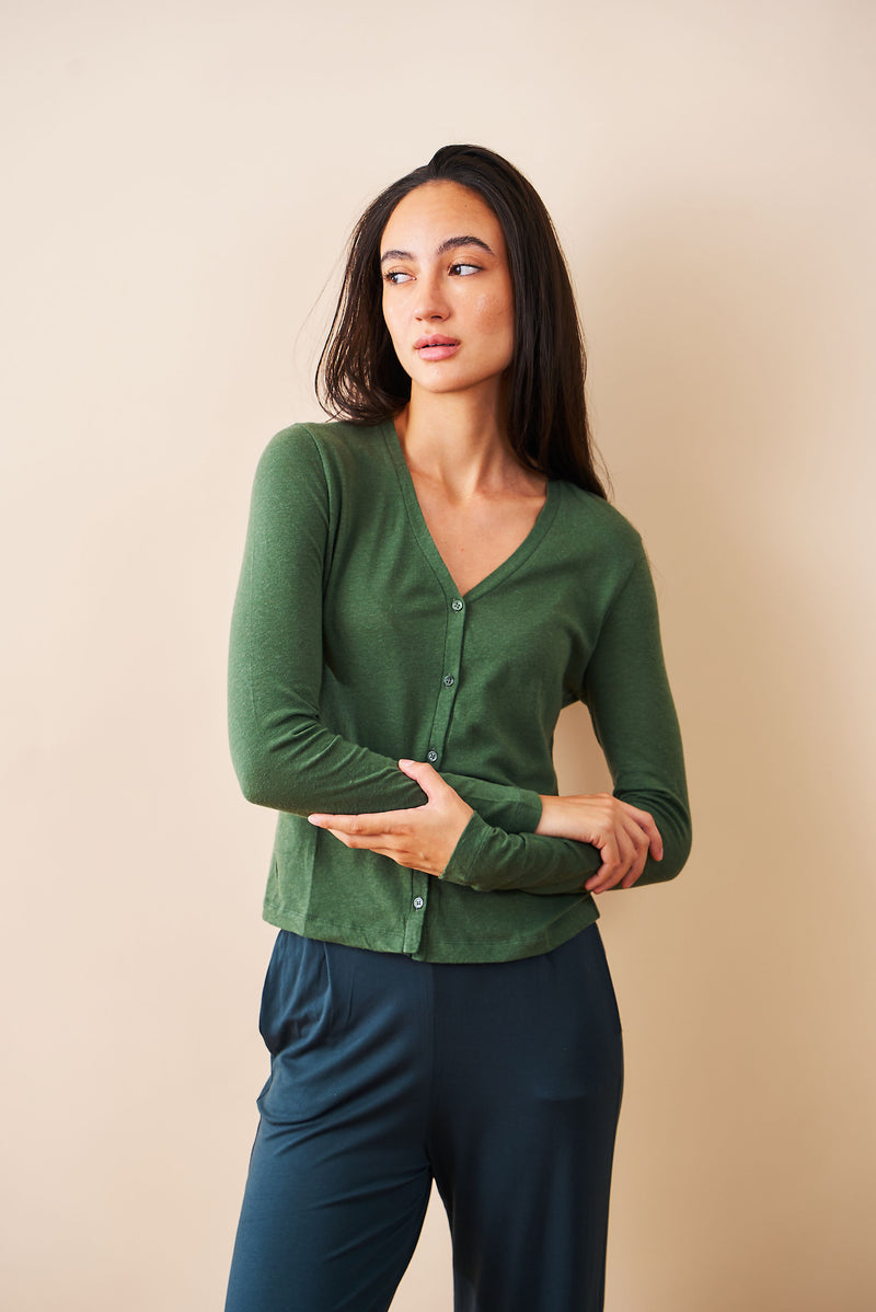 Cotton Cashmere Long Sleeve V-Neck Cardigan in Mousse