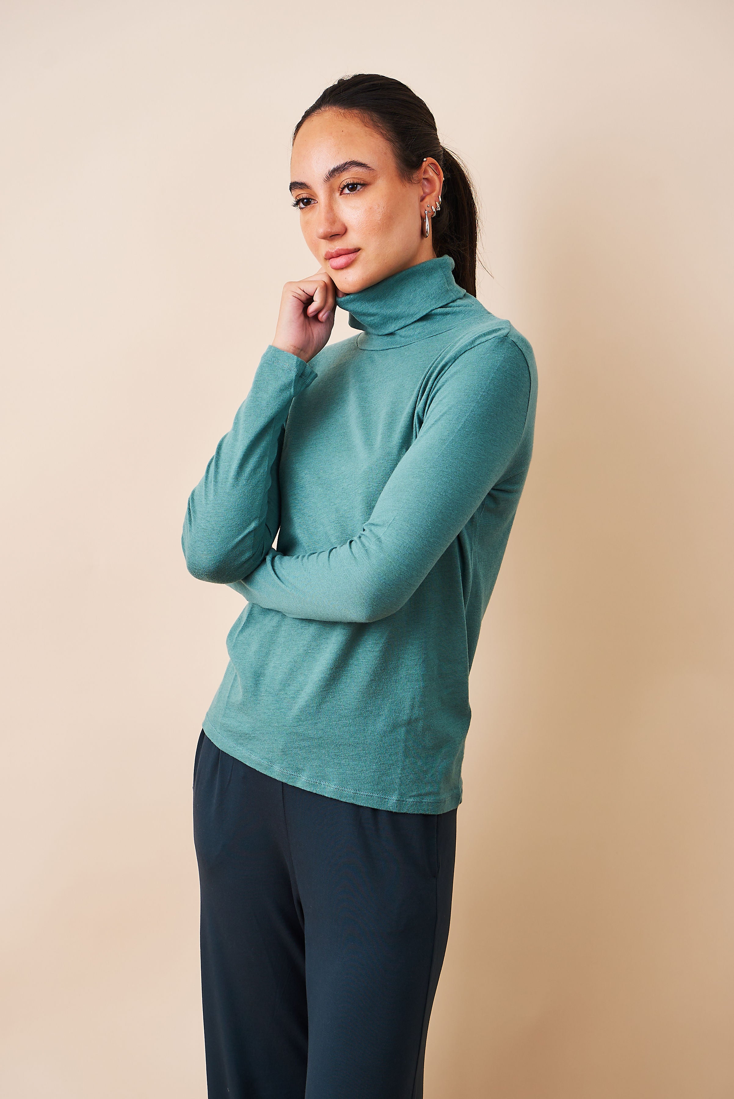 Majestic Cotton/Cashmere Long Sleeve Turtleneck in Agave