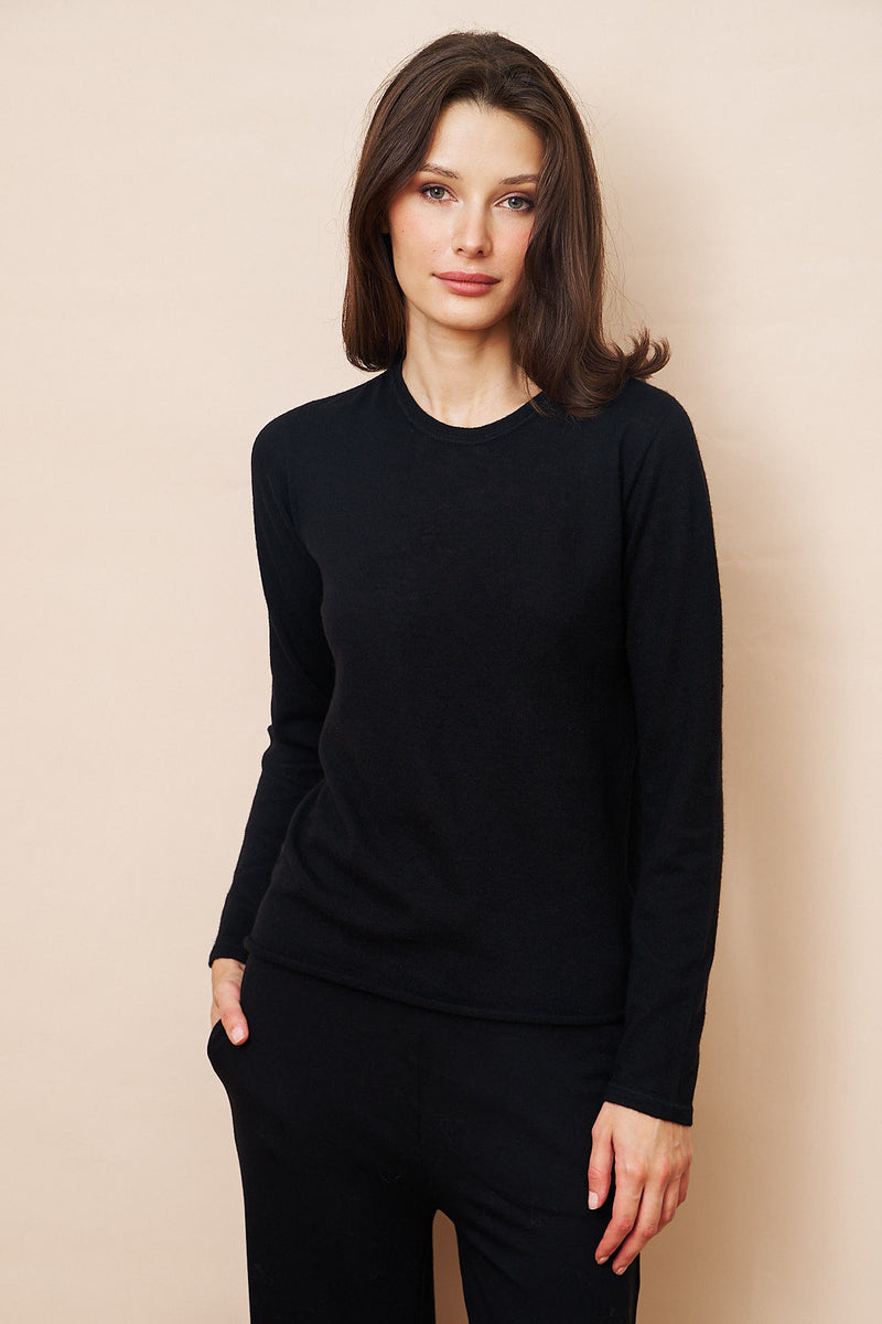 Majestic 100% Cashmere Machine Washable Long Sleeve Crewneck in Noir