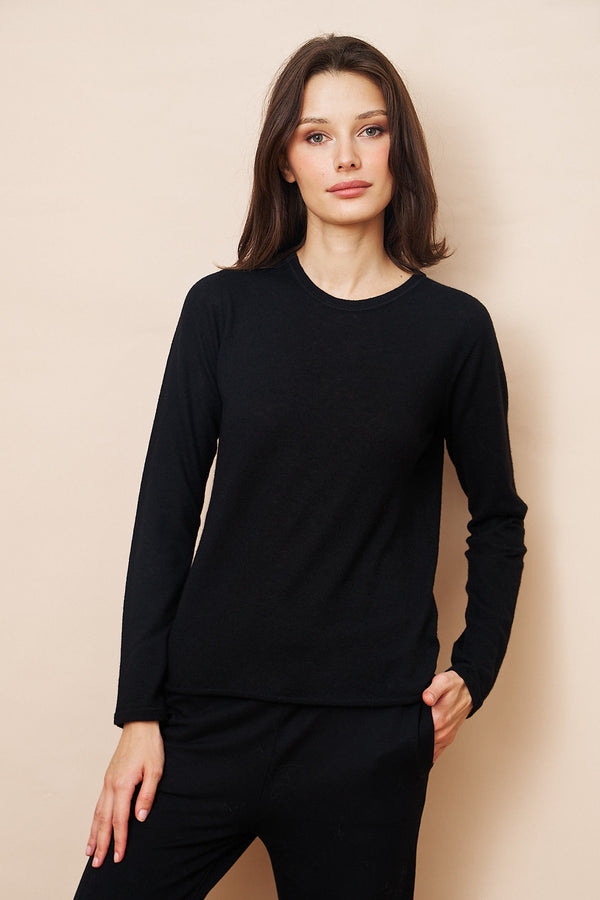 Majestic 100% Cashmere Machine Washable Long Sleeve Crewneck in Noir