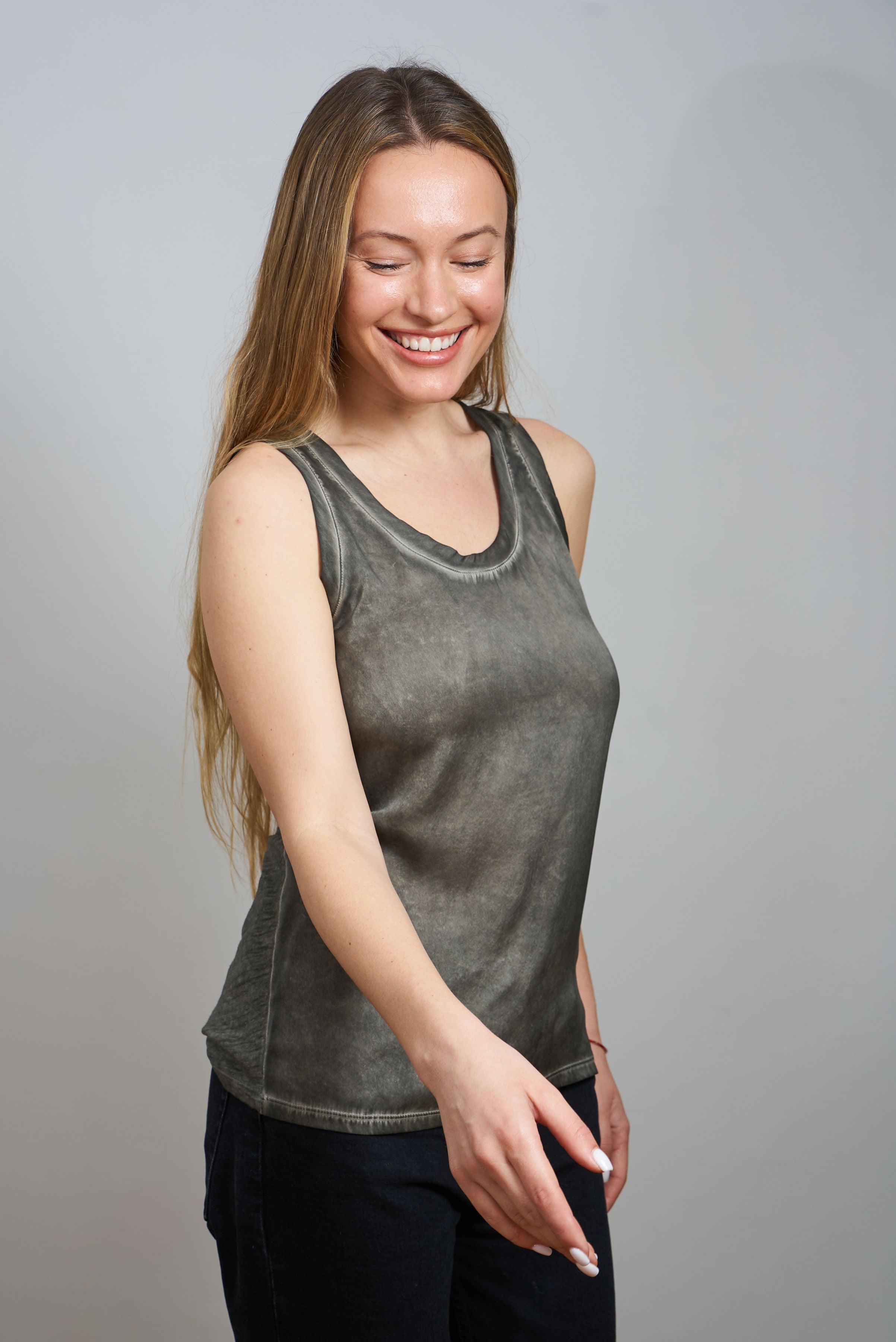 Linen Silk Scoop Neck Tank - Militaire