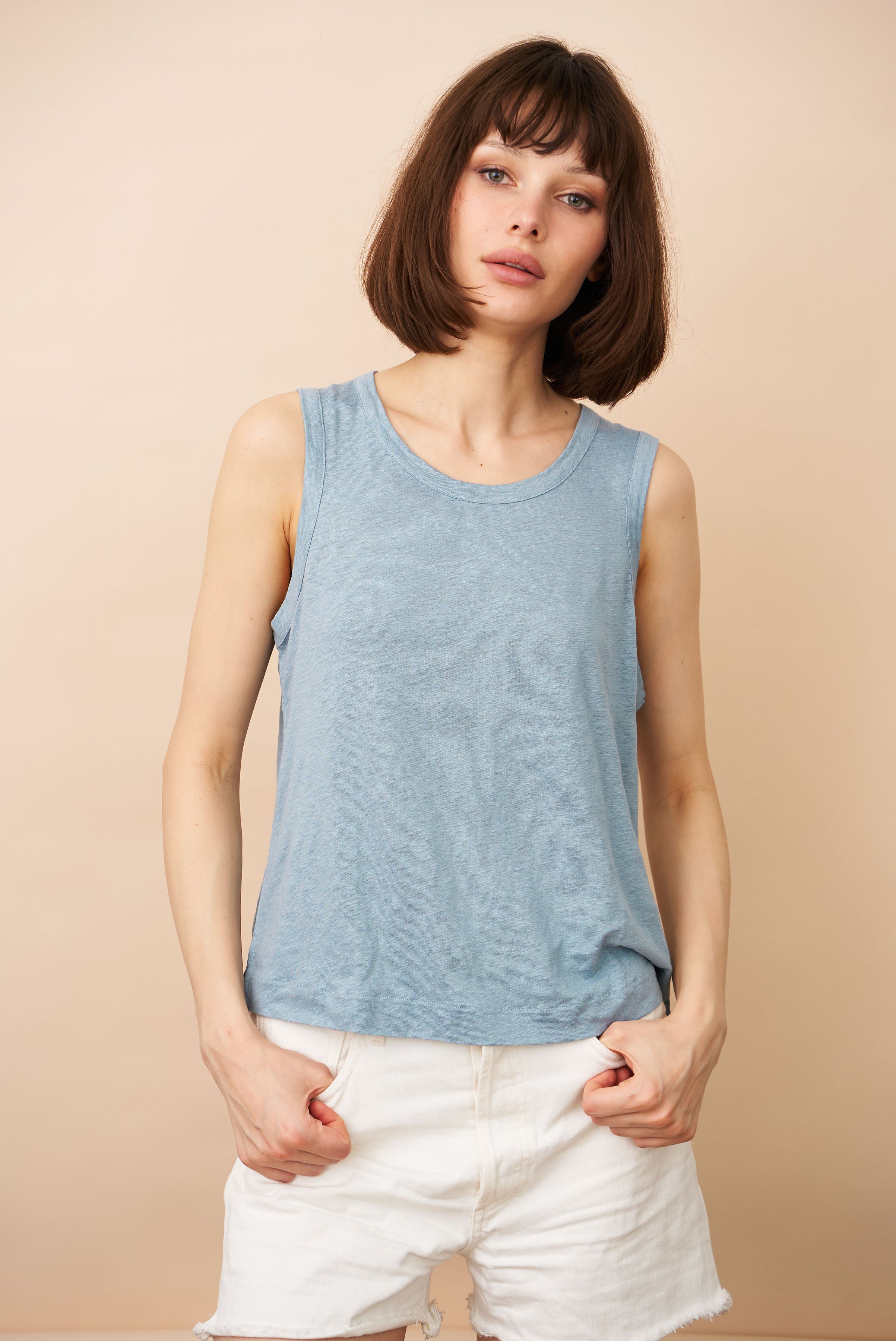 Stretch Linen Crewneck Tank in Ocean