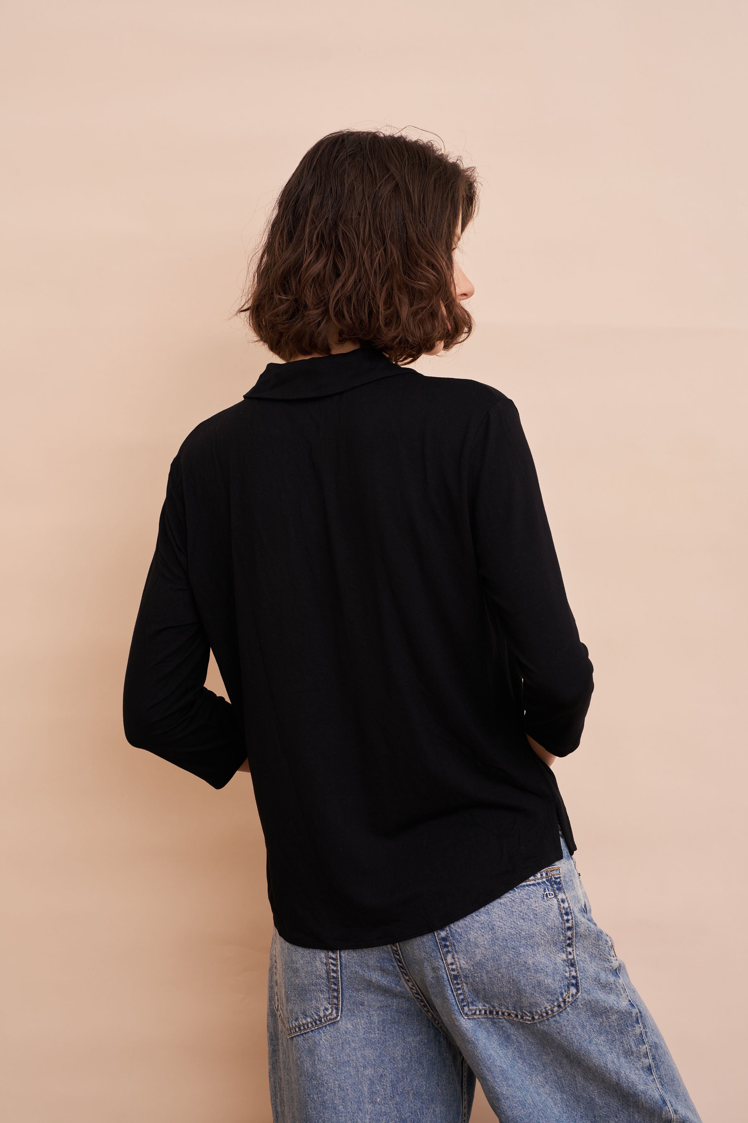 Soft Touch 3/4 Sleeve Semi Relaxed Shirt in Noir