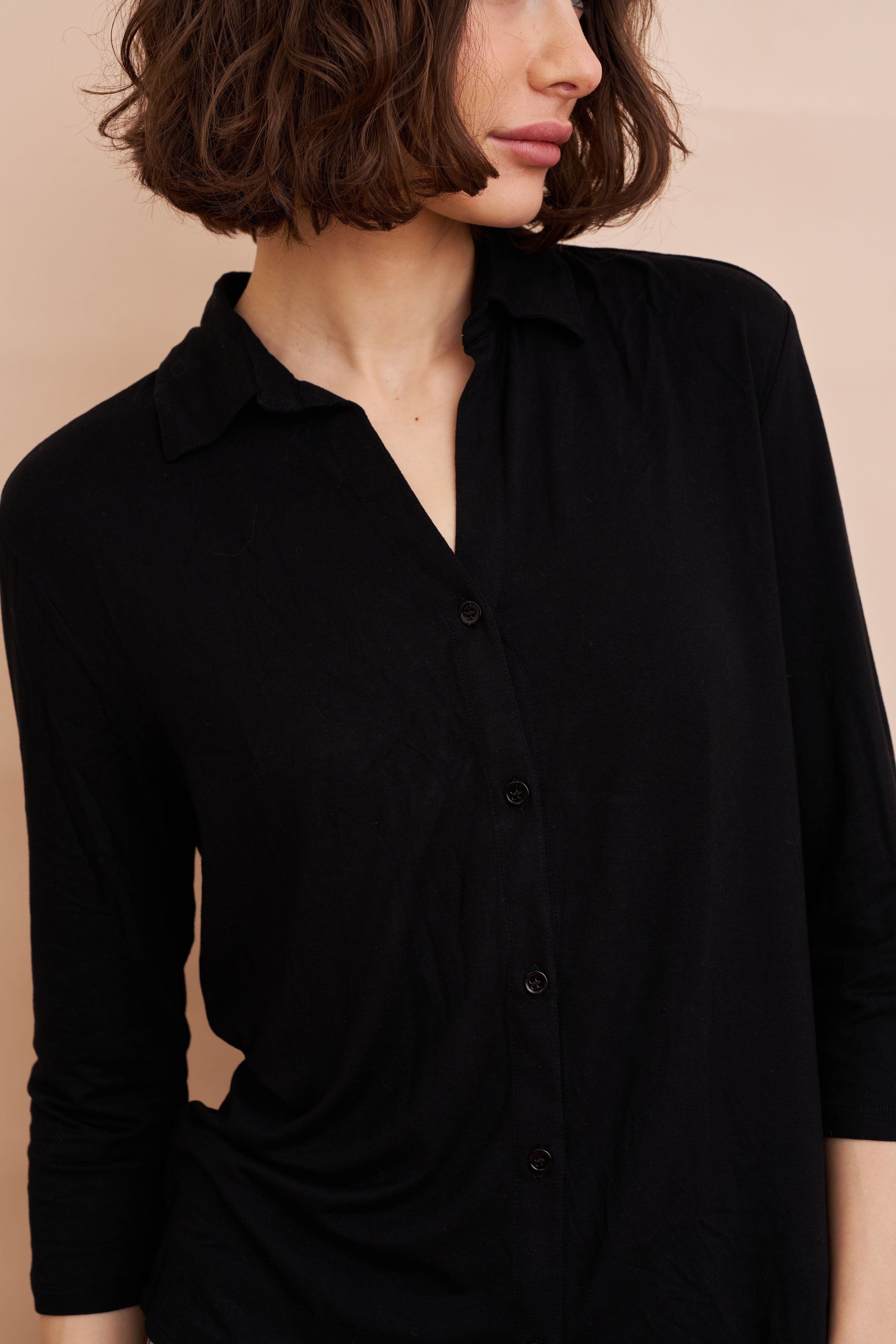 Soft Touch 3/4 Sleeve Semi Relaxed Shirt in Noir