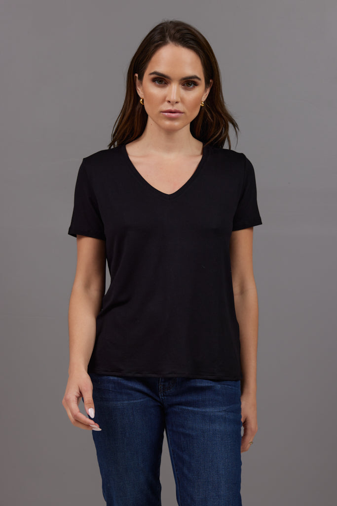 Majestic Soft Touch Semi Relaxed  V-Neck Tee in Noir