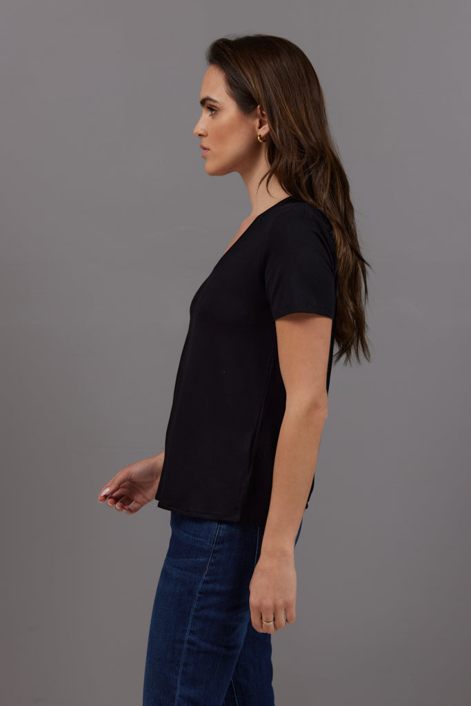 Majestic Soft Touch Semi Relaxed  V-Neck Tee in Noir