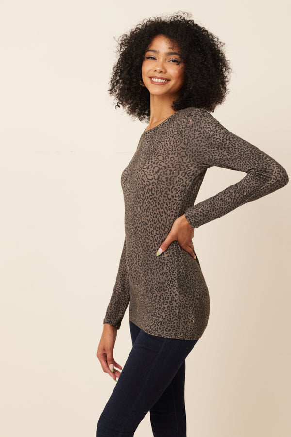 Lyocell Cashmere Stretch Cheetah Long Sleeve Crewneck in Kaki