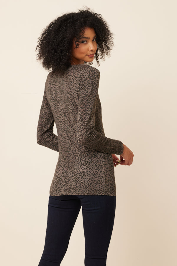 Lyocell Cashmere Stretch Cheetah Long Sleeve Crewneck in Kaki