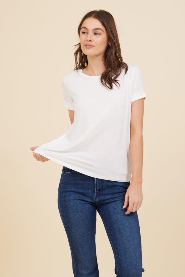 Soft Touch Short Sleeve Pleat Back Crewneck in Blanc