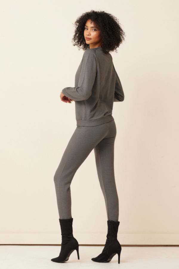 Lyocell Cashmere Stretch Jogger Legging in Carbone
