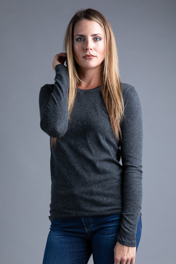 Majestic Long Sleeve Cotton/Cashmere Crewneck Tee in Anthracite Chine
