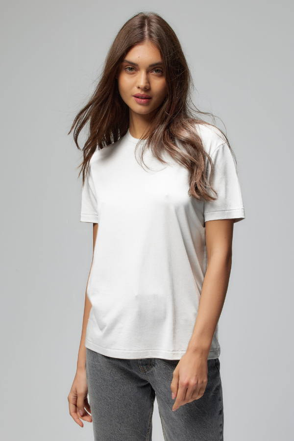 Majestic Lyocell Cotton Semi Relaxed Short Sleeve Crewneck in Blanc